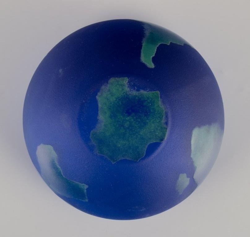 Johansfors Glasbruk, Suède. Jarre à couvercle en verre d'art. Design/One. en vente 3
