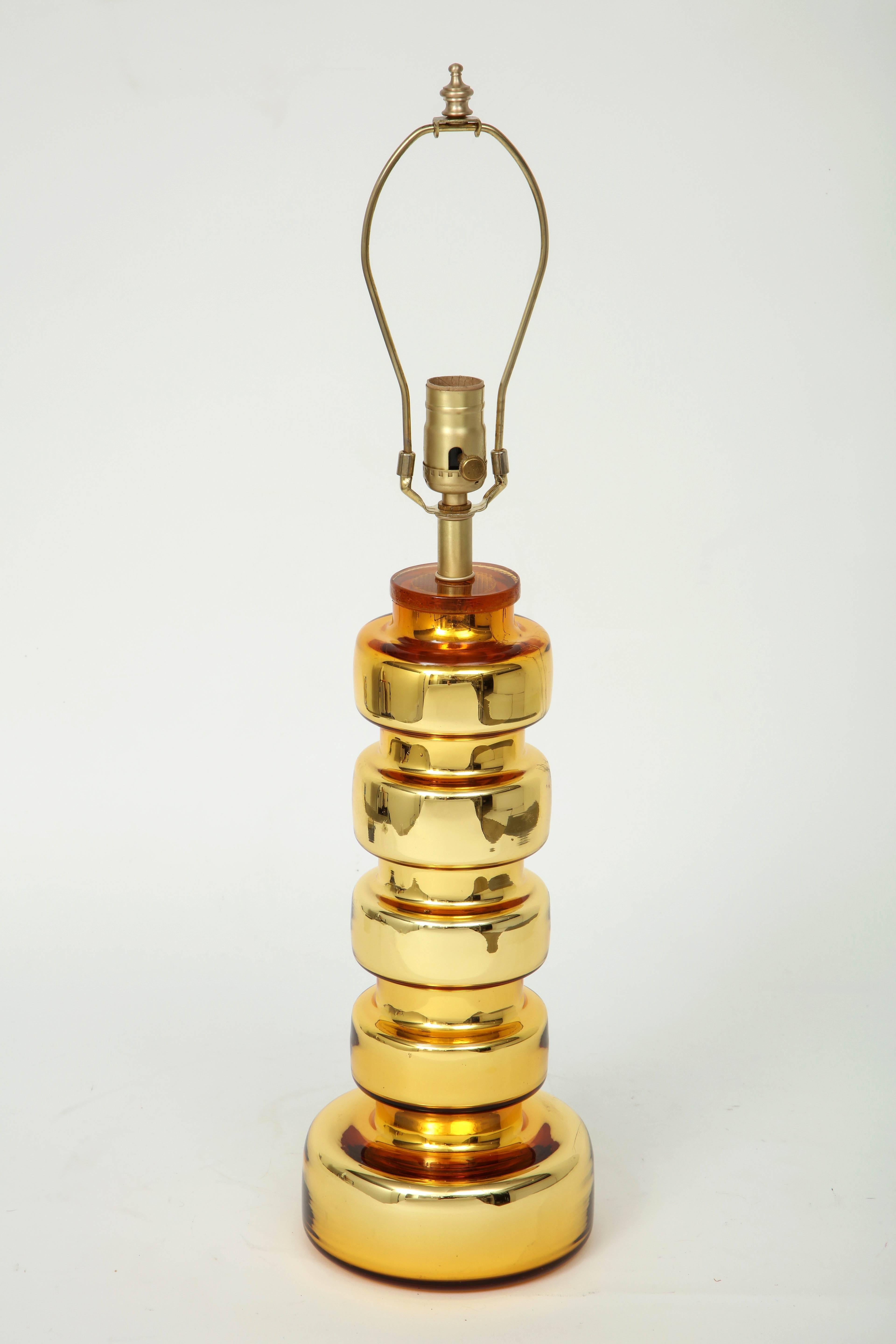 Paar moderne skandinavische TOTEM-Lampen aus goldenem Quecksilberglas. Umverdrahtet für den Einsatz in den USA, Glühbirnen mit max. 100 W.