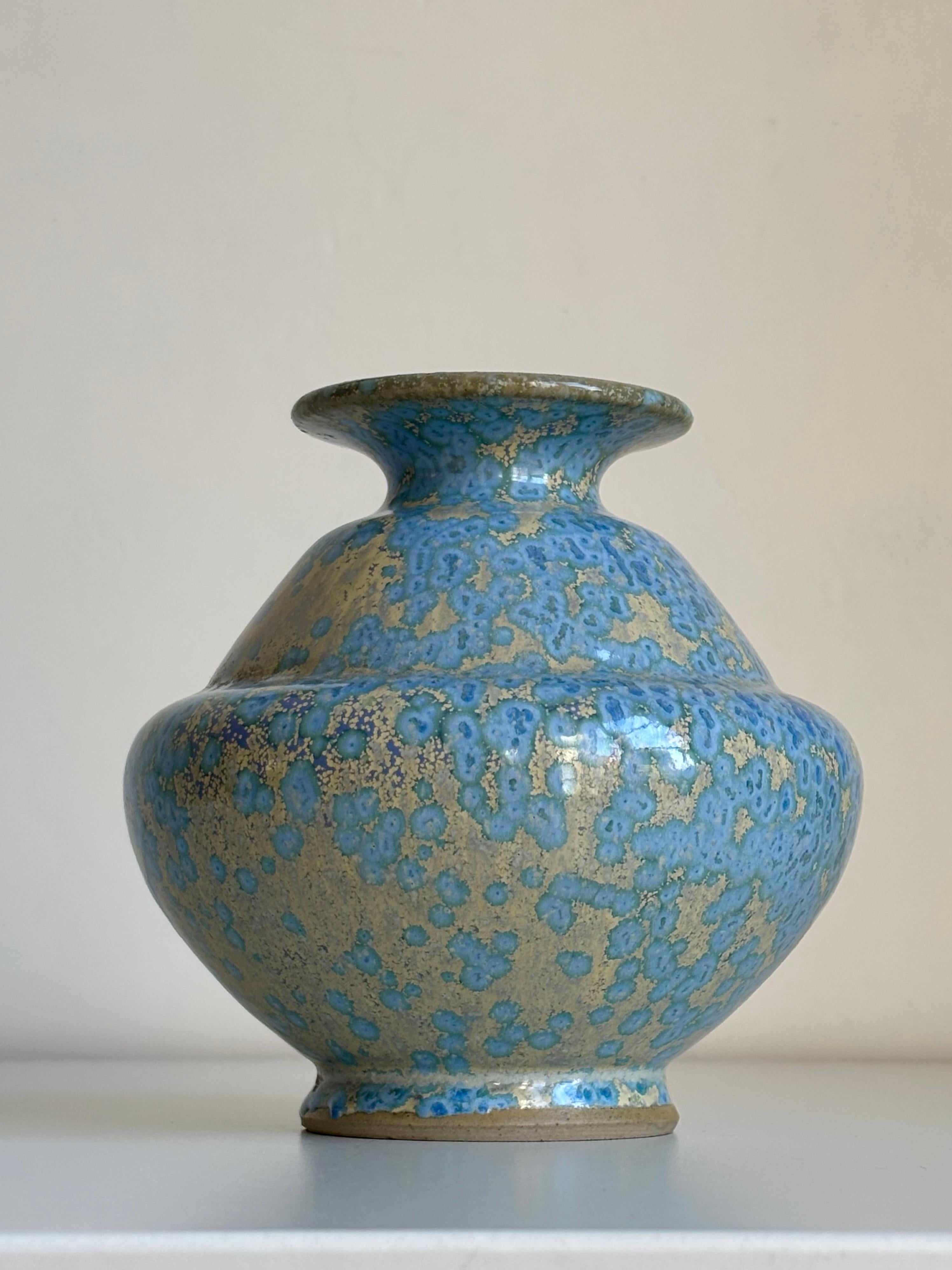 Scandinavo moderno Vaso Johansson Höganäs blu oro maculato, 1967 in vendita