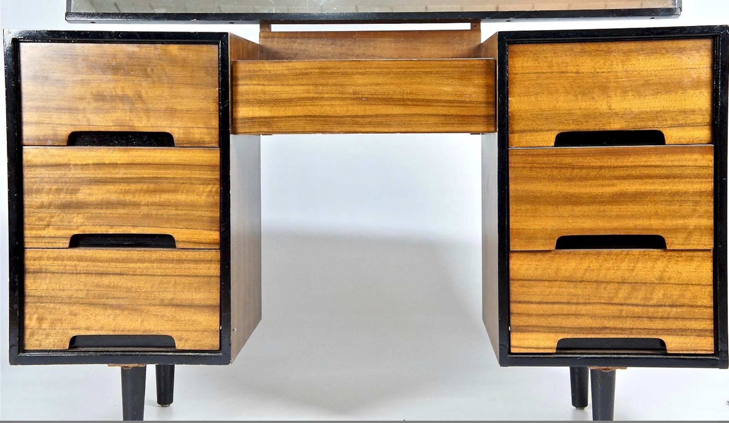 British John and Sylvia Reid for STAG, 7-Drawer Dressing Table with Large Mirror, 1960s For Sale
