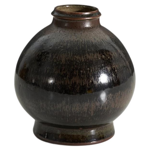 Vase aus schwarz-braun glasiertem Steinzeug, entworfen von John Andersson, für Höganäs Keramik, Schweden, ca. 1950-1960er Jahre.