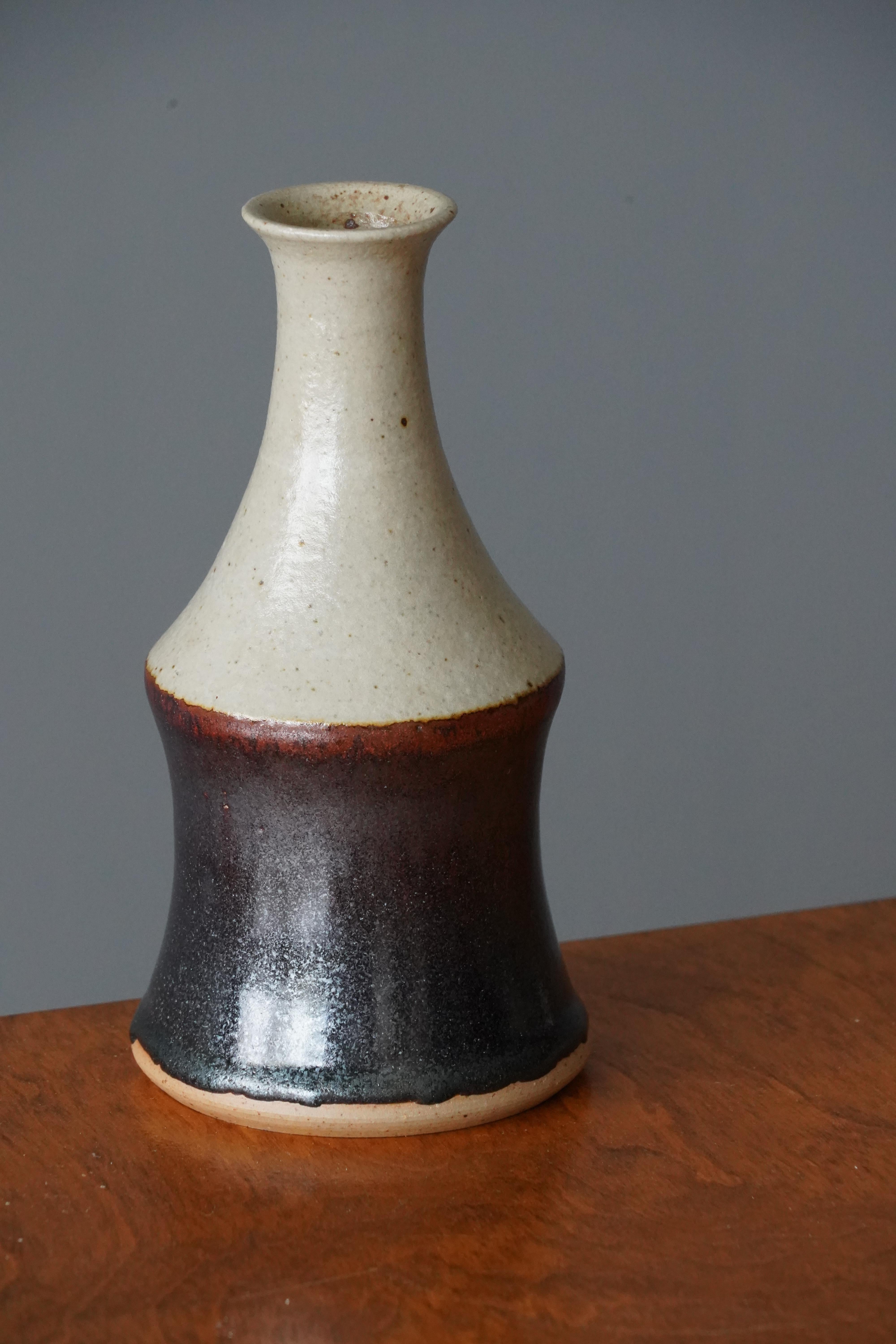 John Andersson Vase, Glazed Stoneware, Höganäs, Sweden, 1950s In Good Condition In High Point, NC