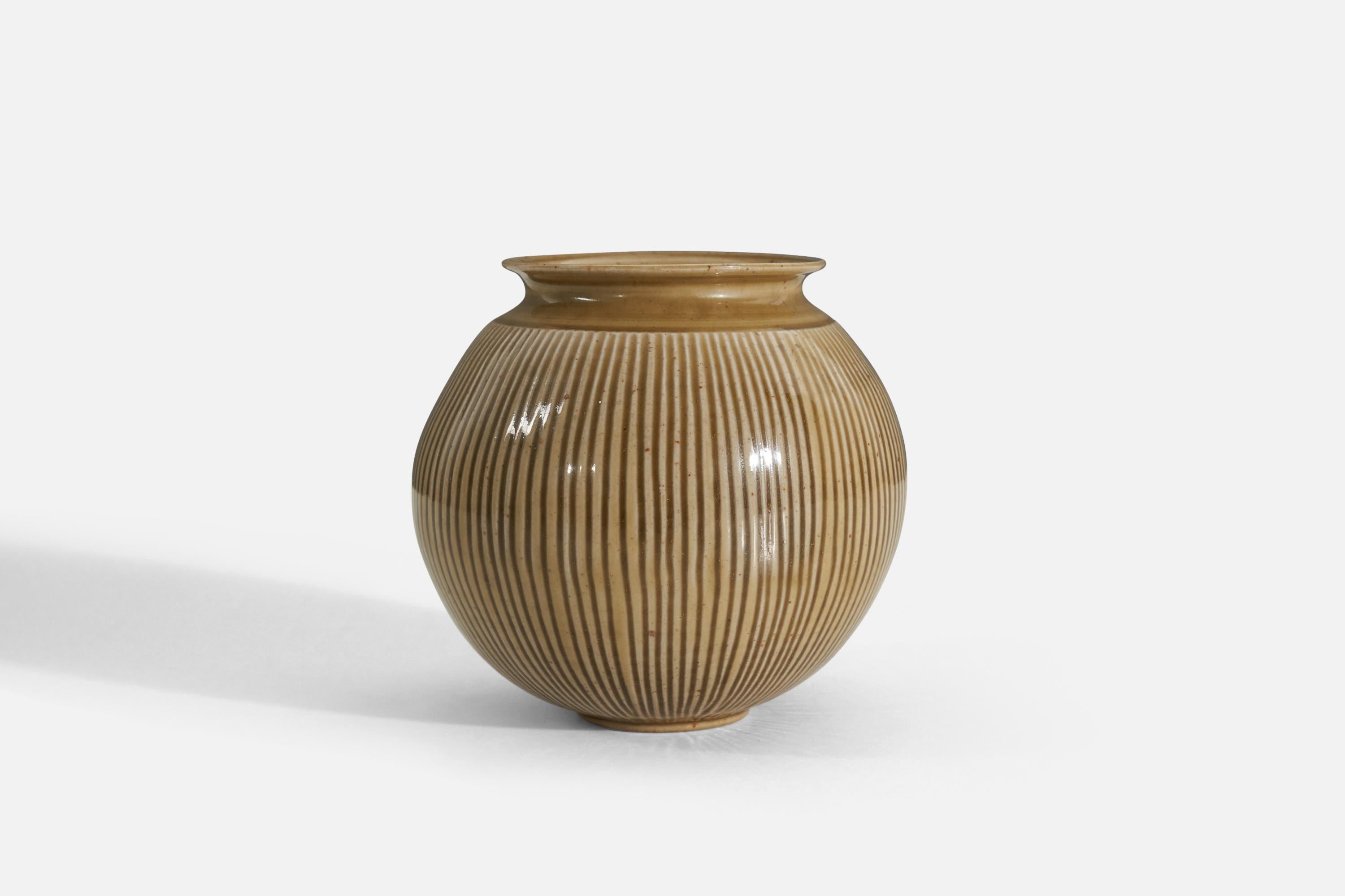 John Andersson, Vase, Glazed Stoneware, Höganäs, Sweden, 1950s In Good Condition In High Point, NC