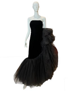 I John Johns Couture, robe de gala unique en son genre en velours noir et en tulle des années 1980