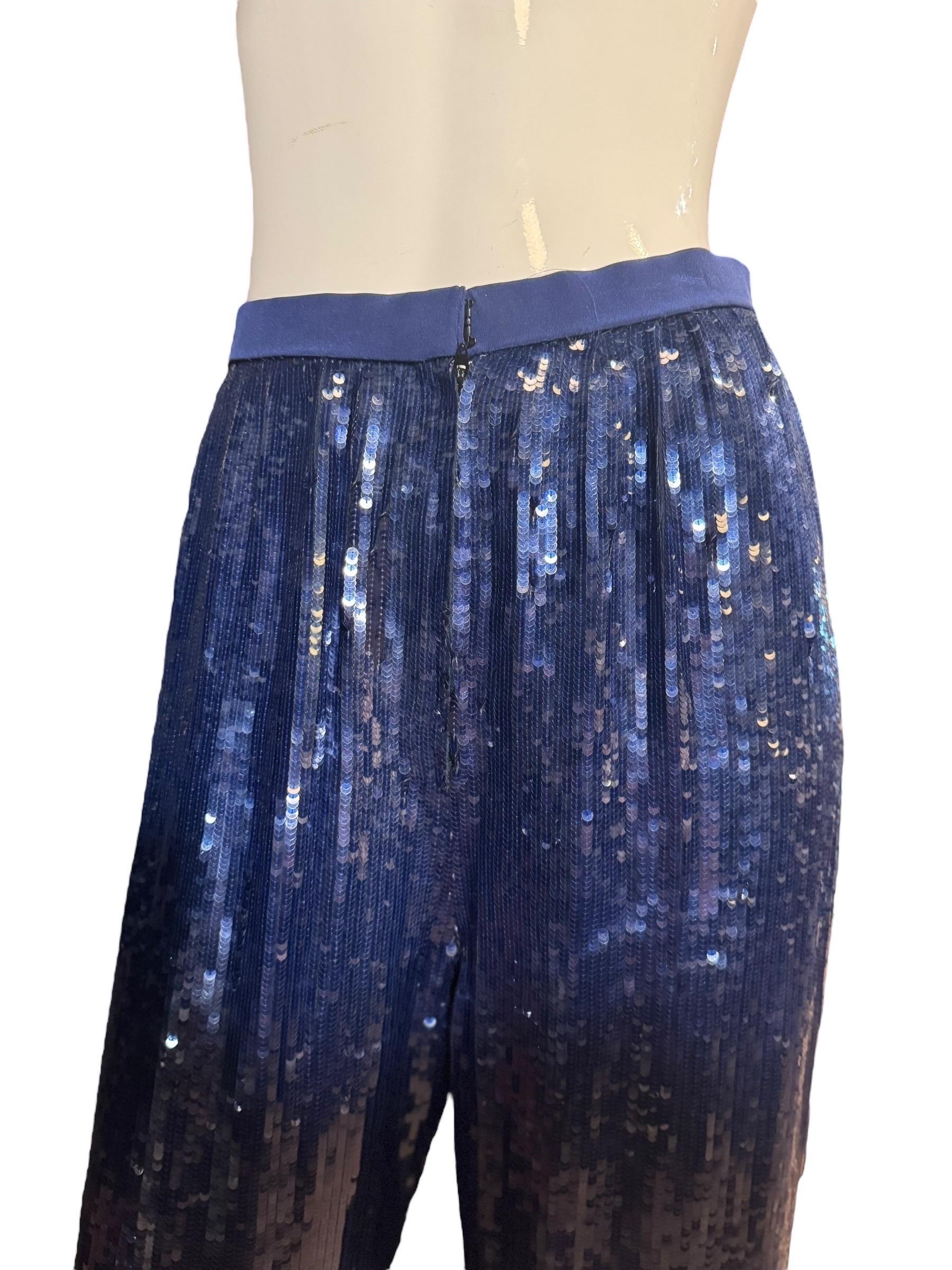 Conjunto de vestido/top estructurado de lentejuelas azules y pantalones de cintura alta John Anthony Couture en venta 3
