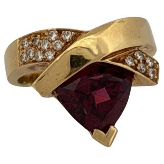 John Atencio 18K Gelbgold 3,40 Karat Trillion Granat 0,22 Karat Diamant Ring