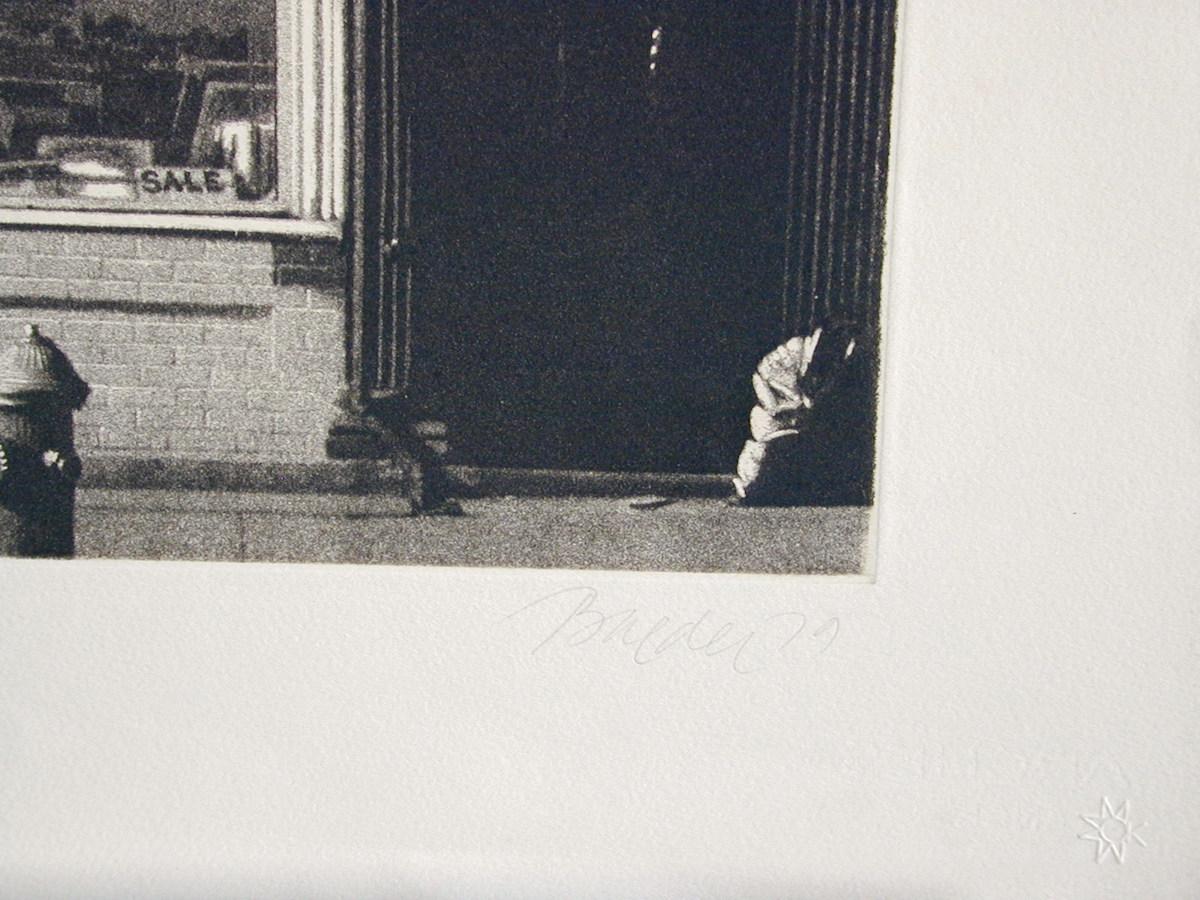 LITHOGRAPHS Greenwich Village NYC de l'artiste photoréaliste américain John Baeder est une édition limitée de mezzotintes imprimées à la main sur du papier d'archives de couleur crème, 100 % sans acide. LITHOGRAPHS Greenwich Village NYC est un