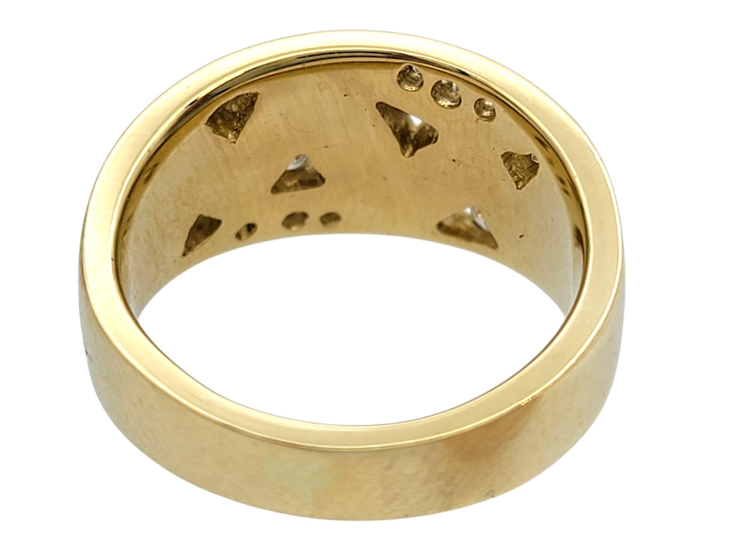 Anello a fascia con diamanti, onice e madreperla di John Bagley in oro giallo 14 carati In condizioni ottime in vendita a Scottsdale, AZ