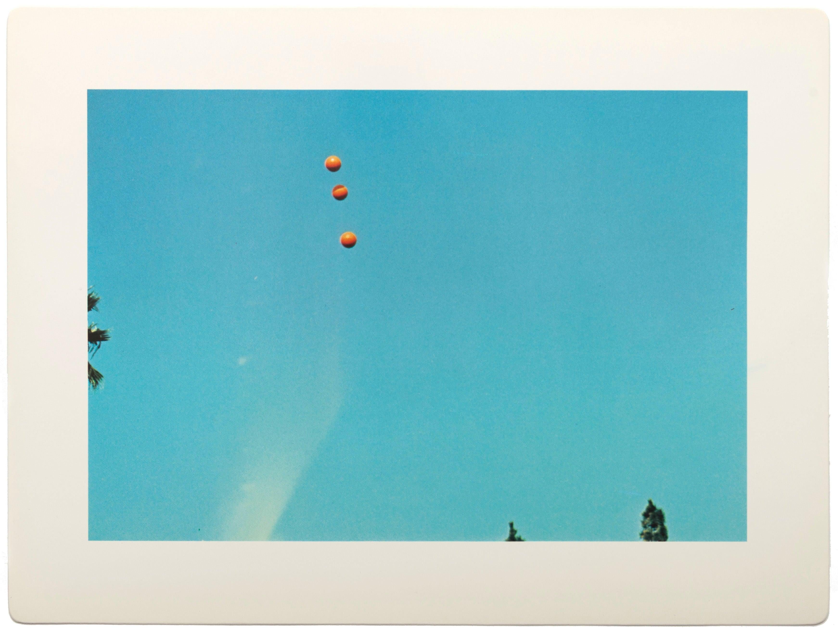 Lanzamiento de tres pelotas -- Juego de 12, impresión, litografía de John Baldessari en venta 1