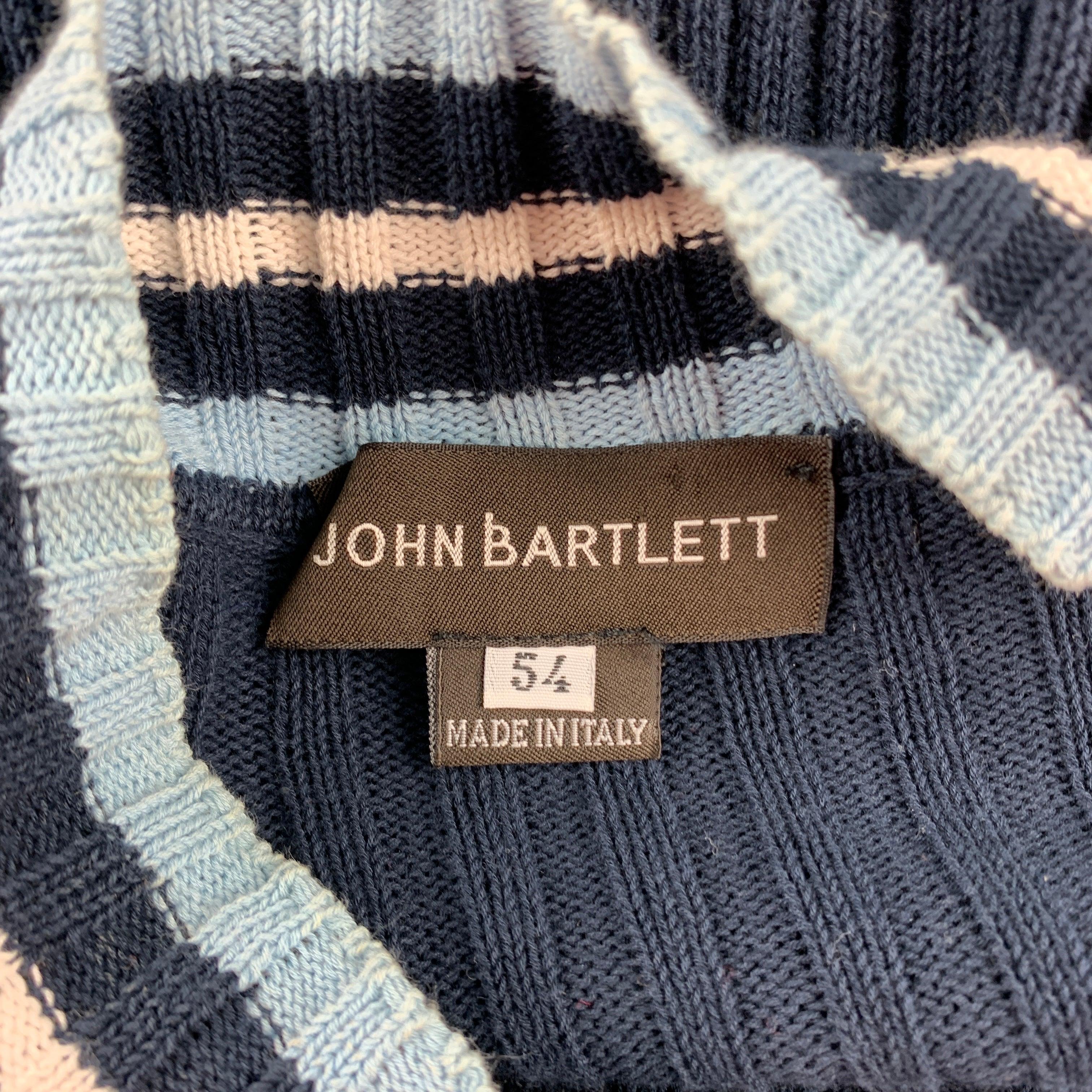 JOHN BARTLETT Size XL Navy Knitted Cotton V-Neck Pullover For Sale 1