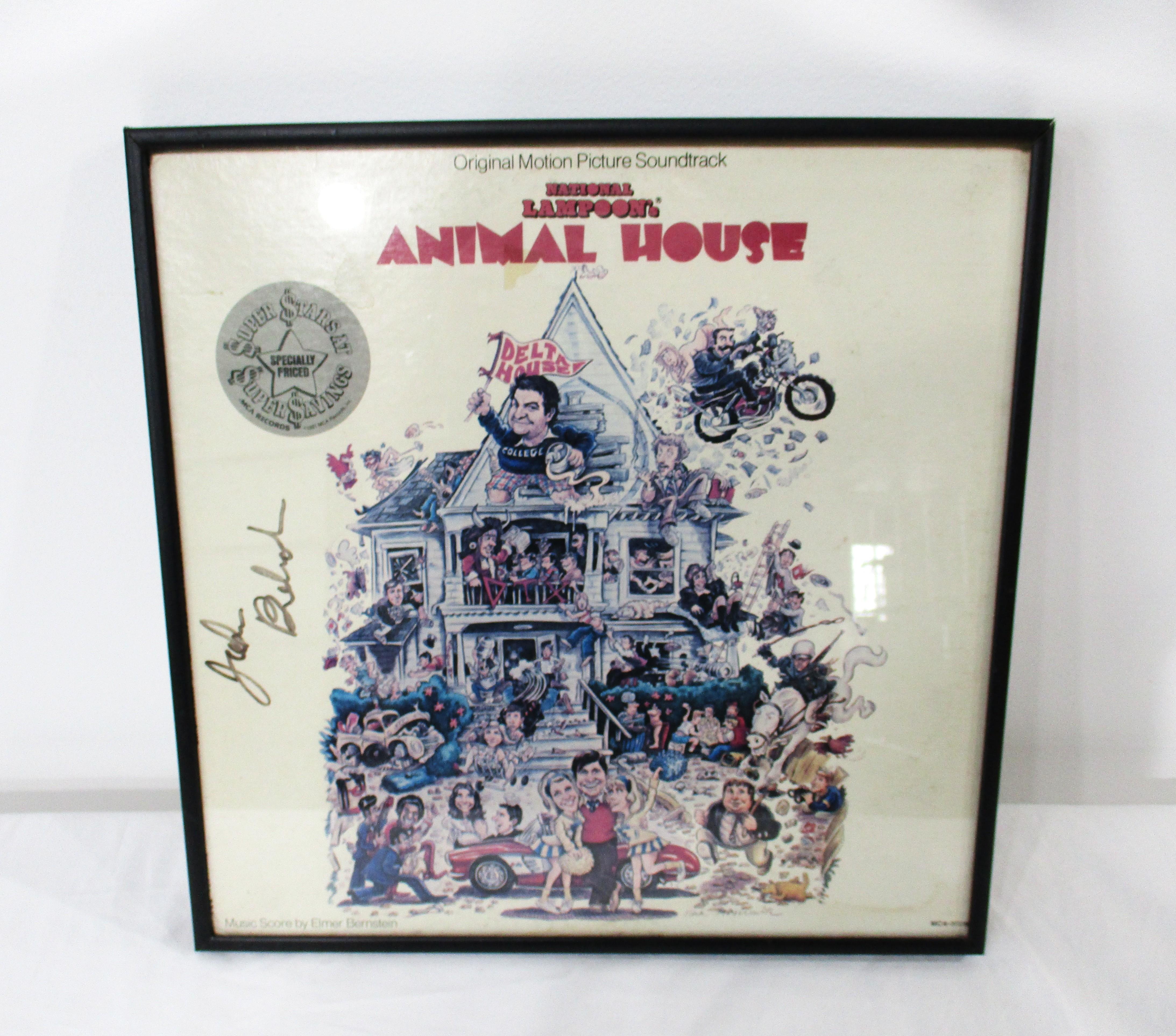 Album de disques Animal House autographié par John Belushi en vente 10