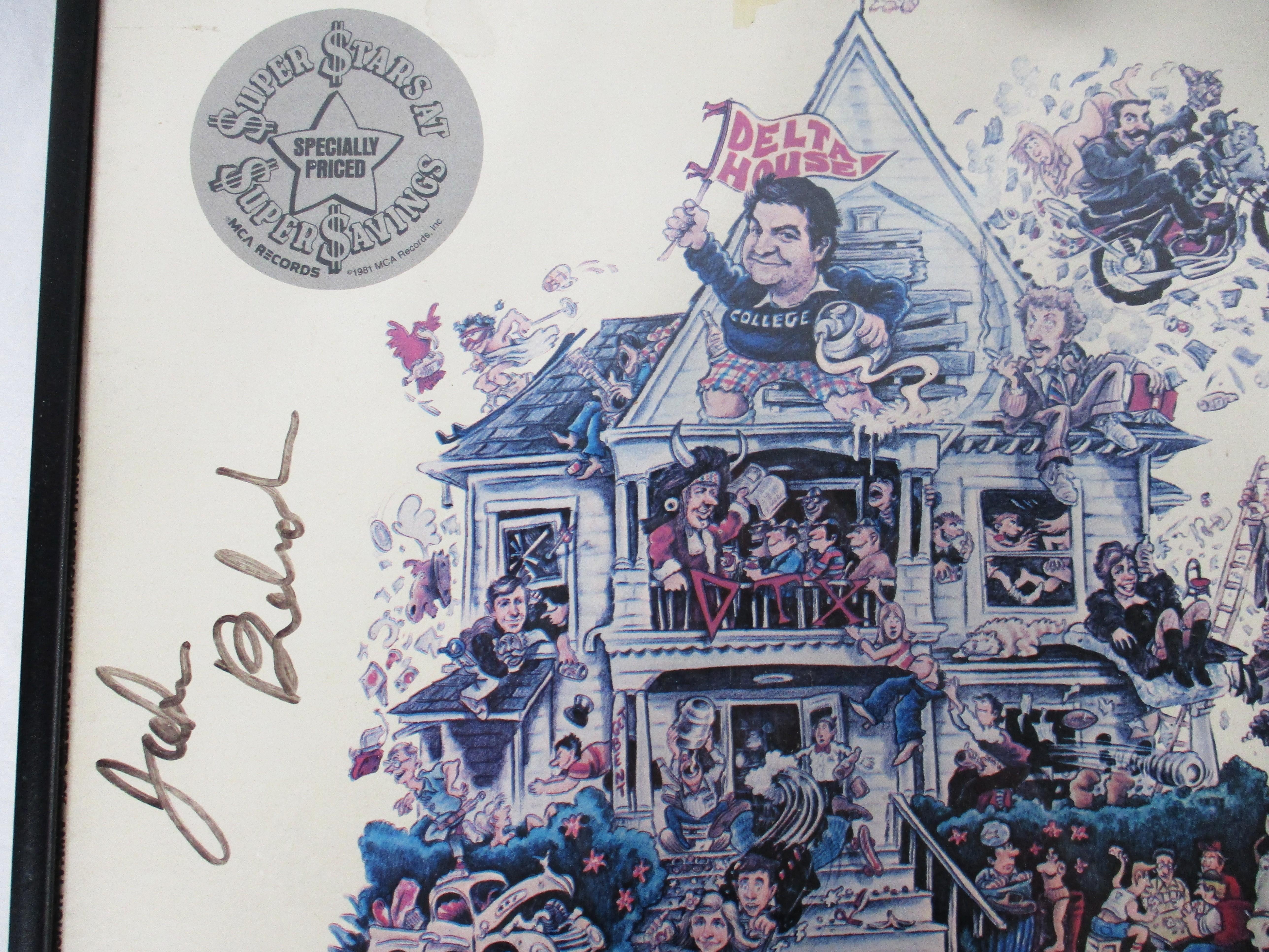 Américain Album de disques Animal House autographié par John Belushi en vente