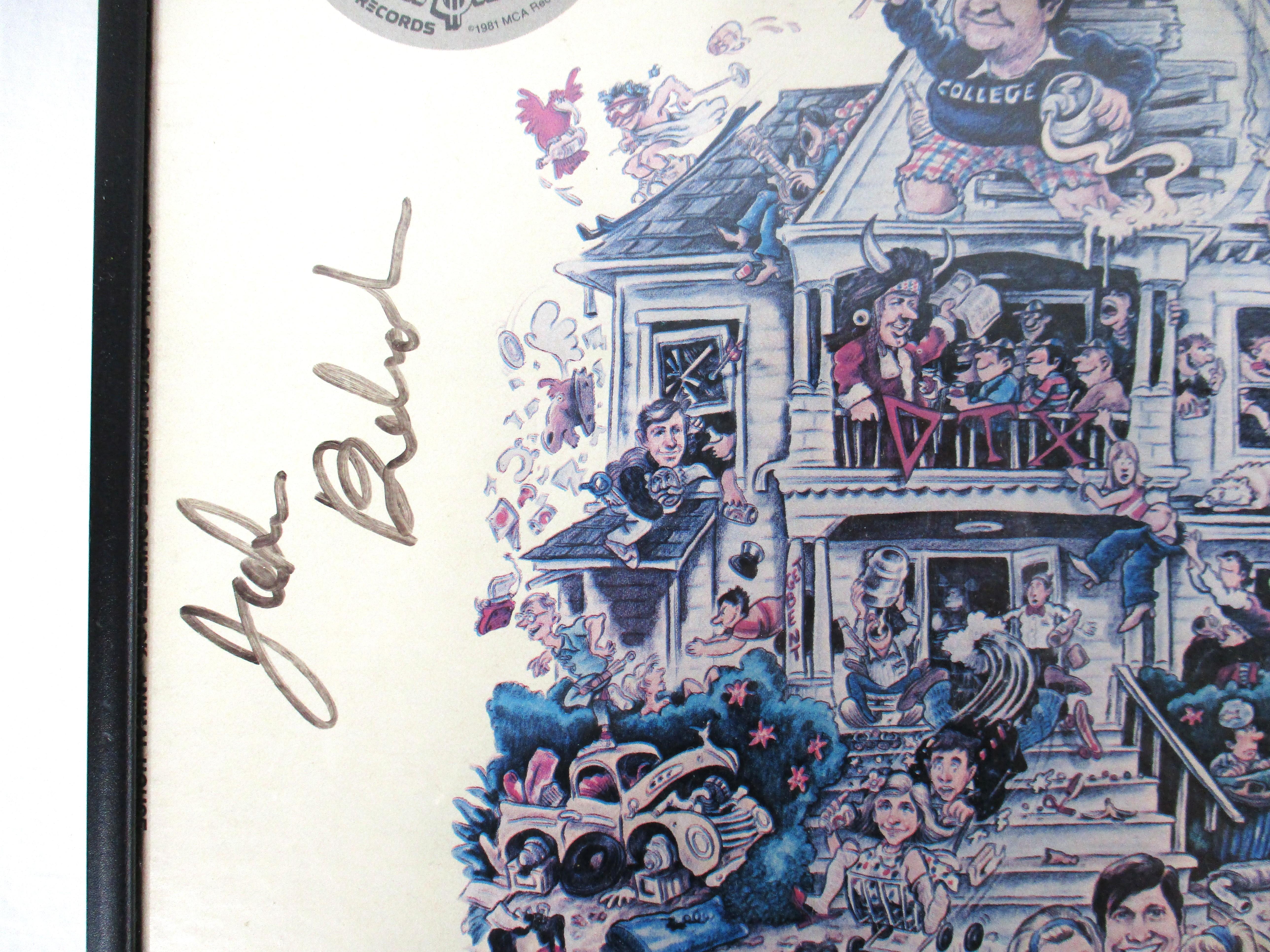 Album de disques Animal House autographié par John Belushi en vente 1