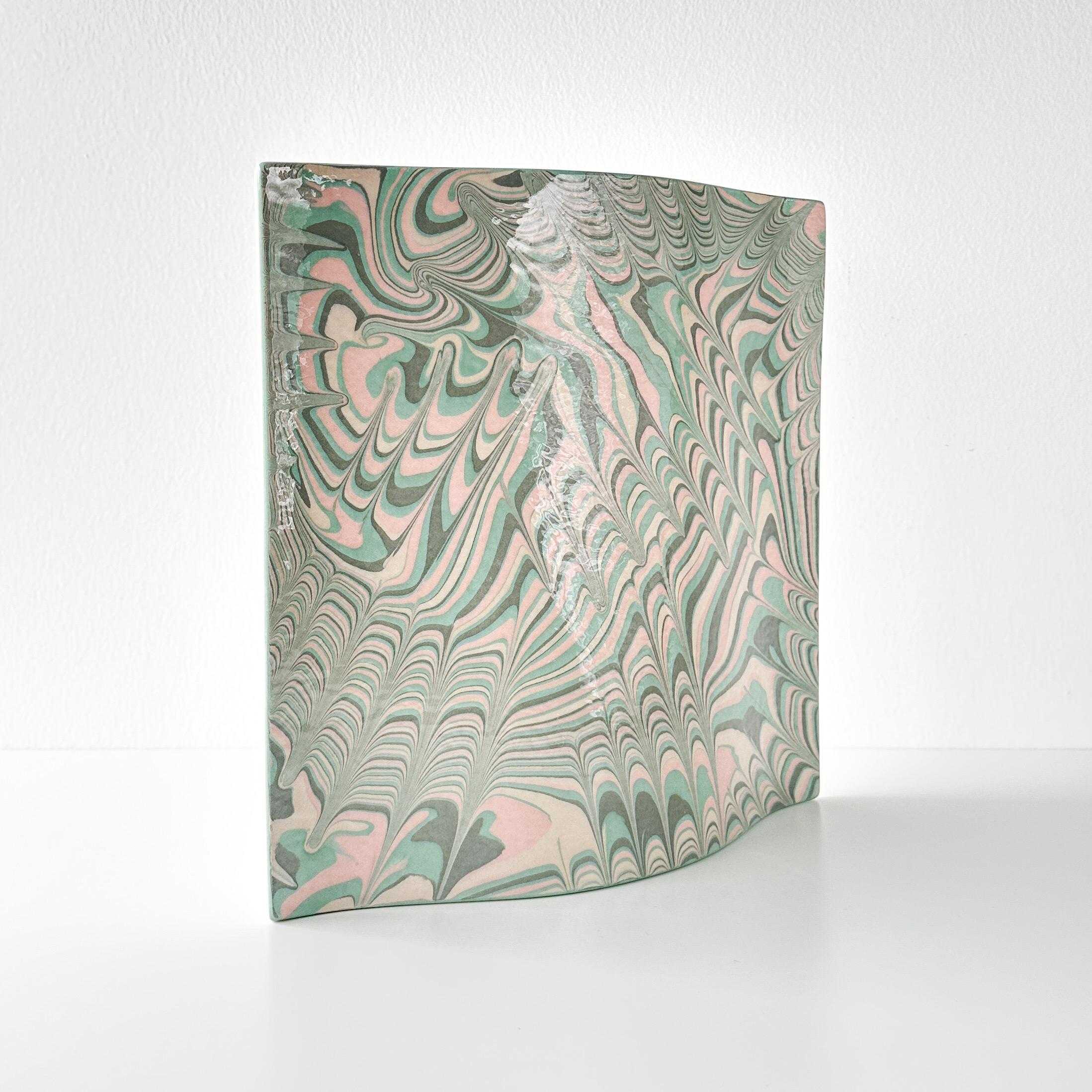 Américain Vase postmoderne à glaçure marbrée John Bergen en vente