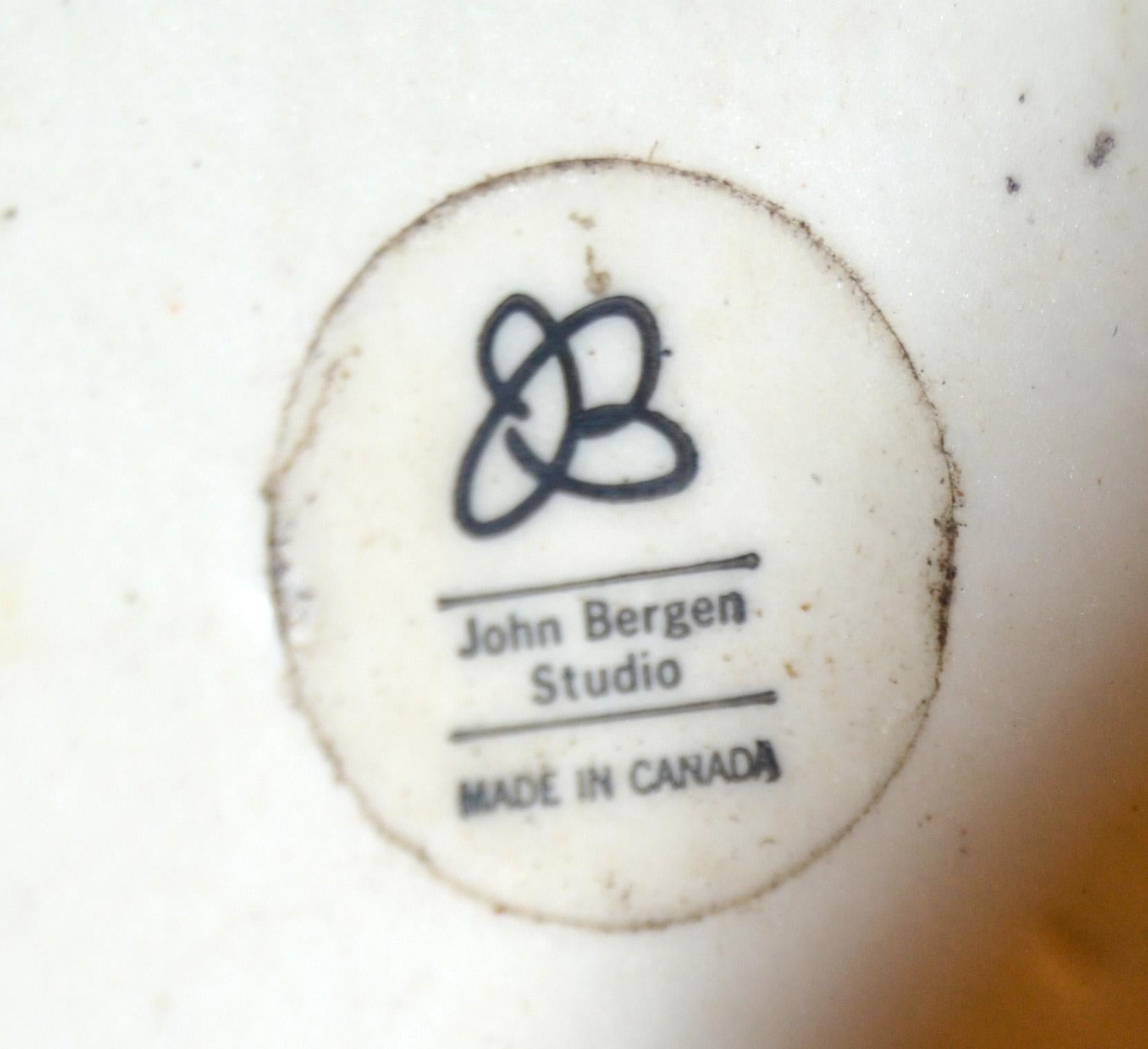 John Bergen Studio Canada Vase rond en céramique émaillée peint à la main Contemporary 80 en vente 2