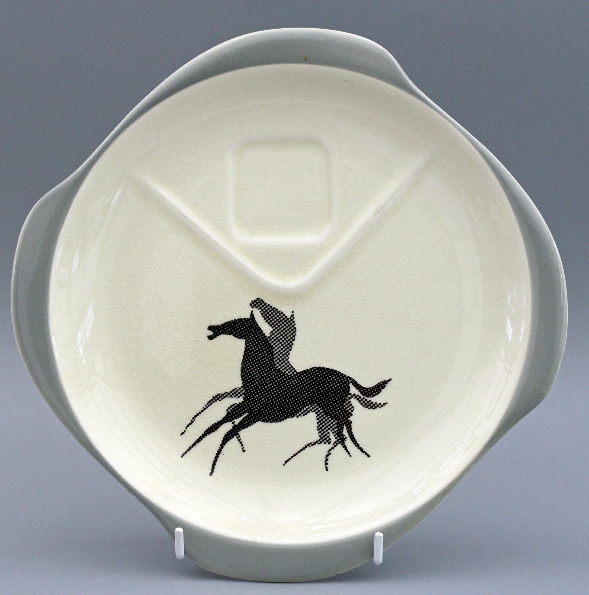 John Beswick Tennis-Set aus Keramik aus der Mitte des Jahrhunderts mit dem Design „Tänzelnde Pferde“ (Moderne der Mitte des Jahrhunderts) im Angebot
