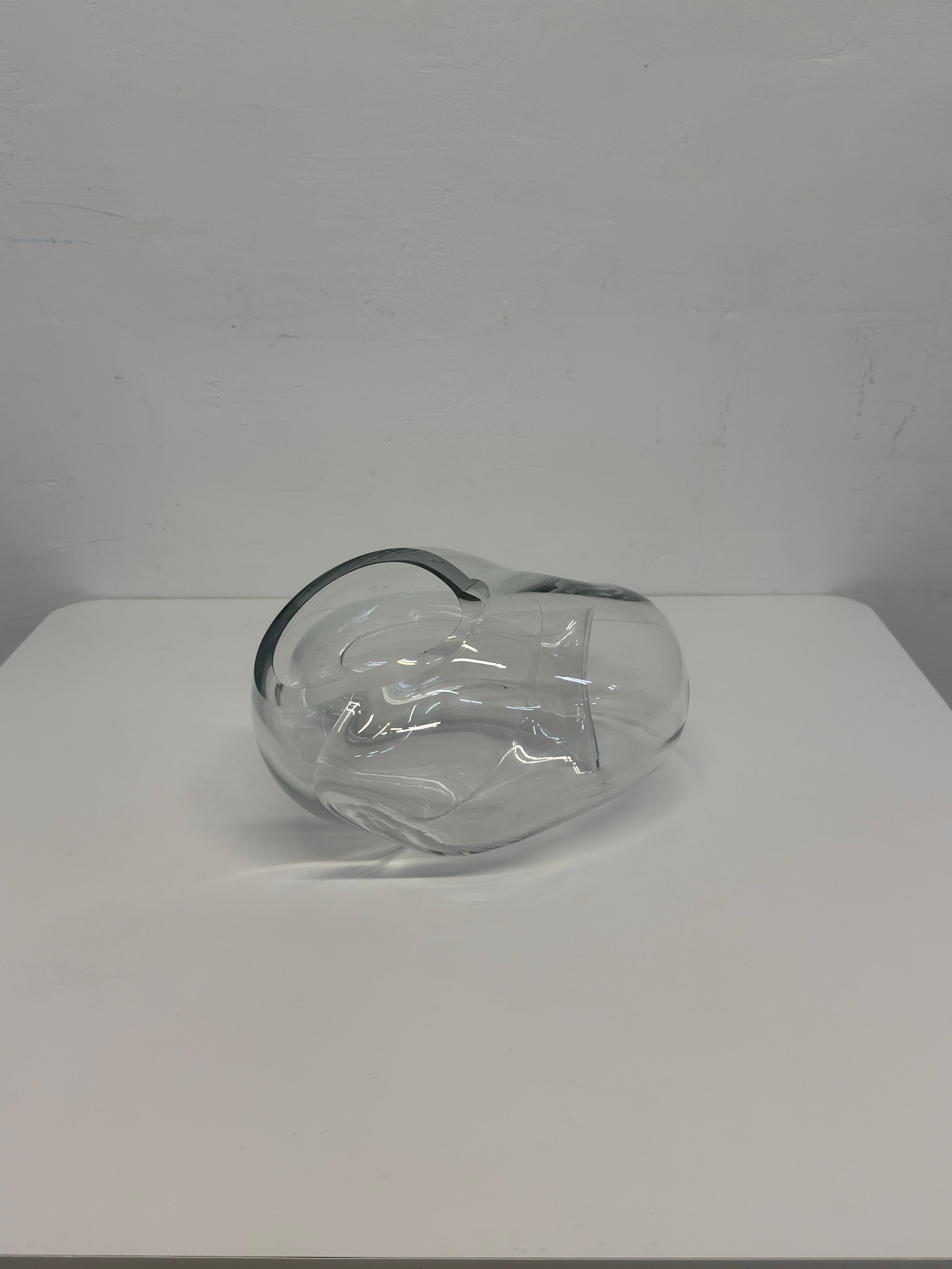 Scultura da tavolo in vetro soffiato a mano di John Bingham, firmata.