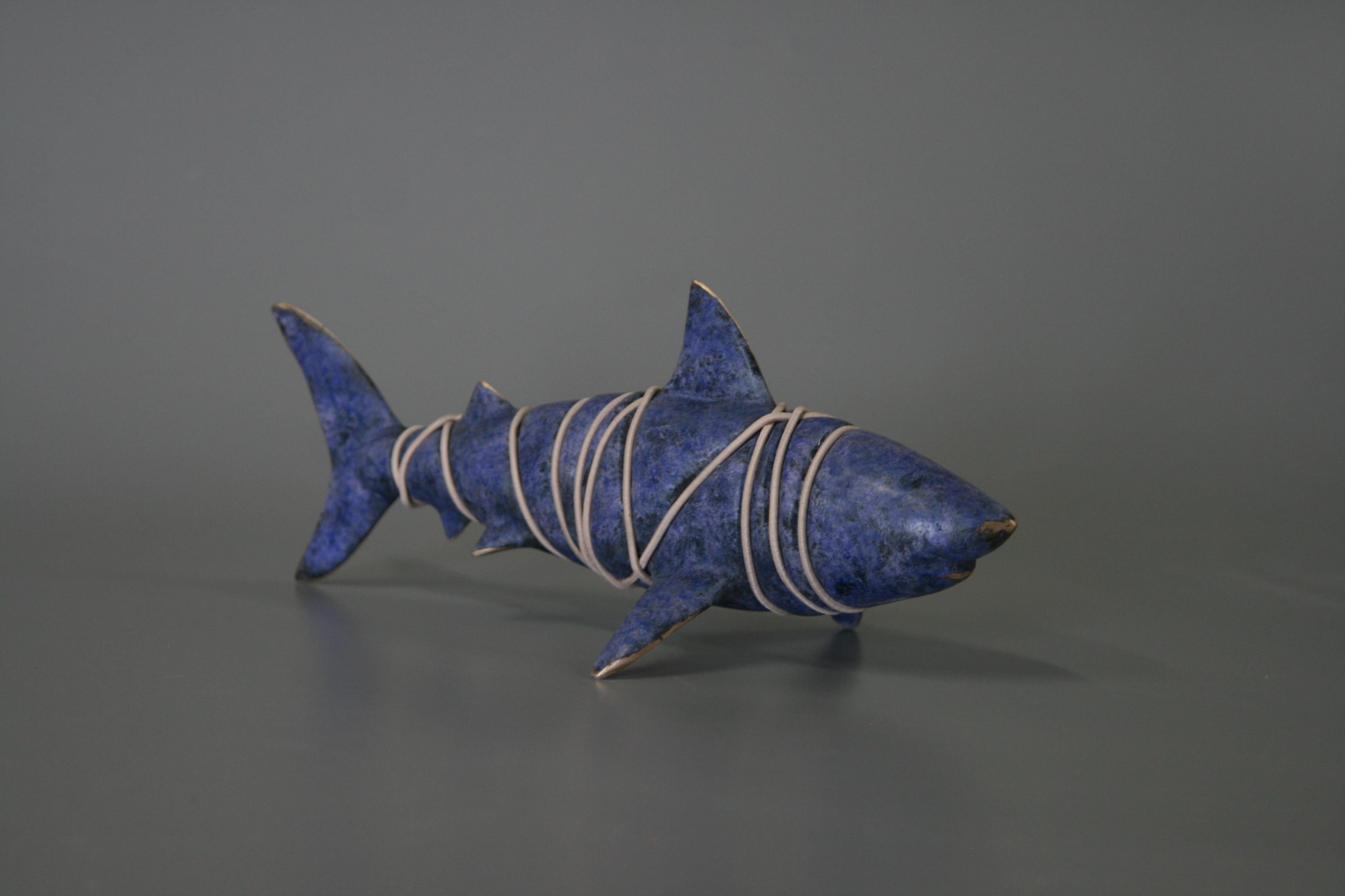 Cette sculpture en bronze de John Bizas fait partie de son dernier corpus d'œuvres !
La version de cette taille en fonte de bronze sera produite en un nombre total de 10 pièces, chacune dans une combinaison de couleurs différente.

John Bizas est né