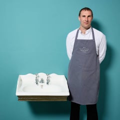 John Bolding ‘Kenon’ Antique Wall Mounted Sink with Bracket