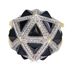 John Brevard Bague pyramides en or avec diamants blancs et saphirs noirs, exemplaire unique
