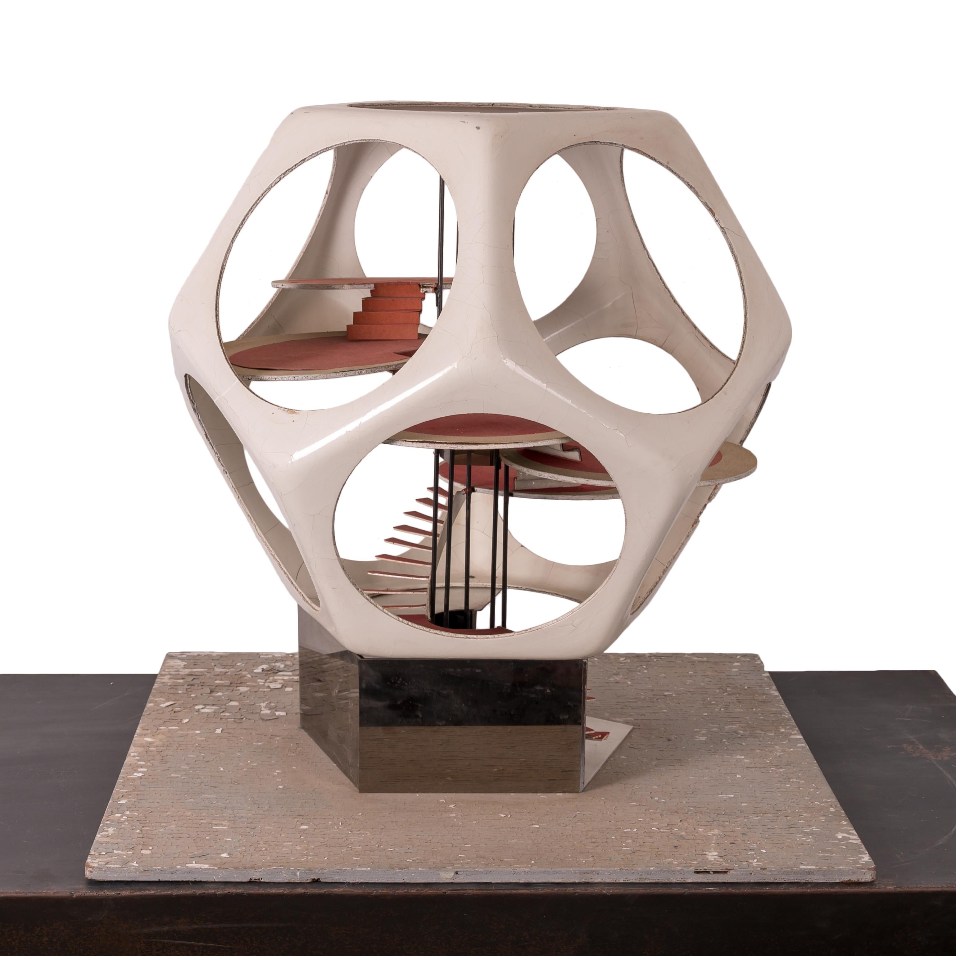 John Bucci: Dodecahedron-Haus-Modell (20. Jahrhundert) im Angebot