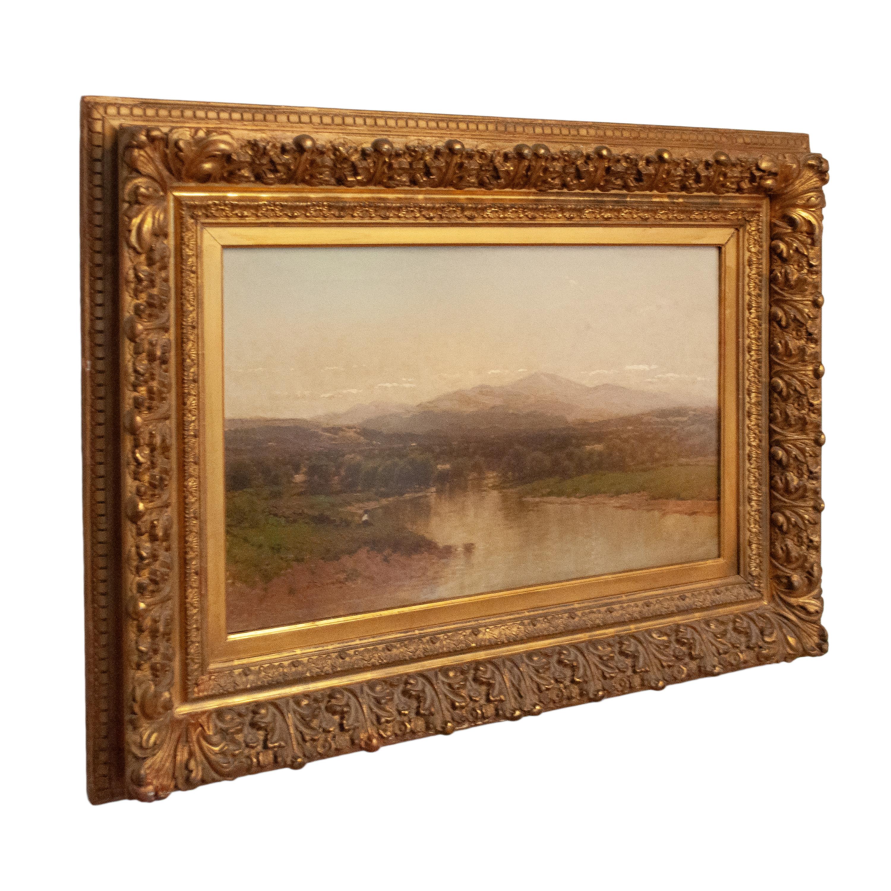 Eine feine große antike Hudson River School Öl auf Leinwand Gemälde, von John Bunyan Bristol (New York- Massachusetts 1826-1909), wahrscheinlich Lake Geneva New York um 1870.
Das Gemälde zeigt eine am See sitzende Figur mit Bergen im Hintergrund.