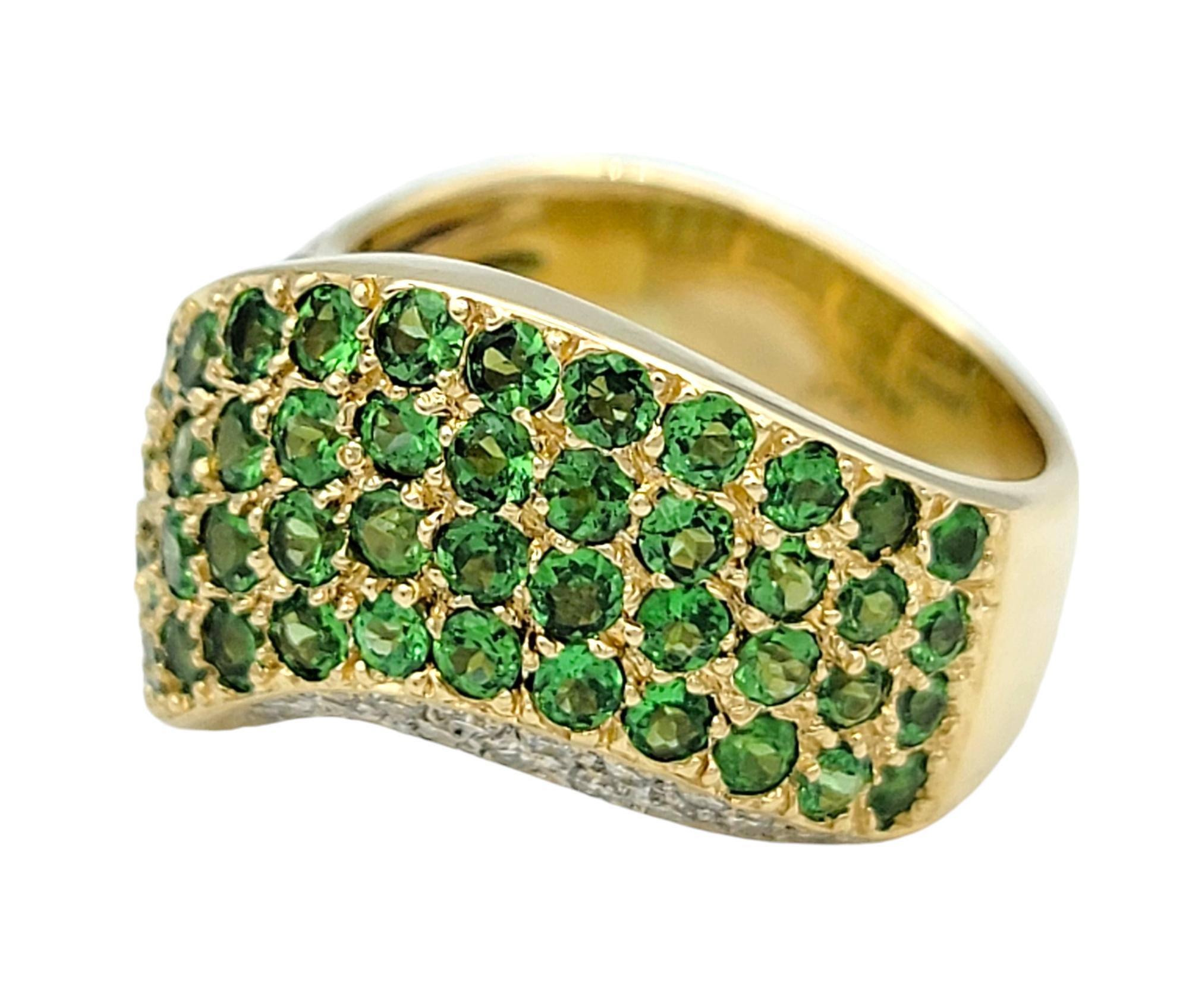 Contemporain John C. Rinker, bague jonc ondulé en or jaune 14 carats, tsavorite et diamants en vente