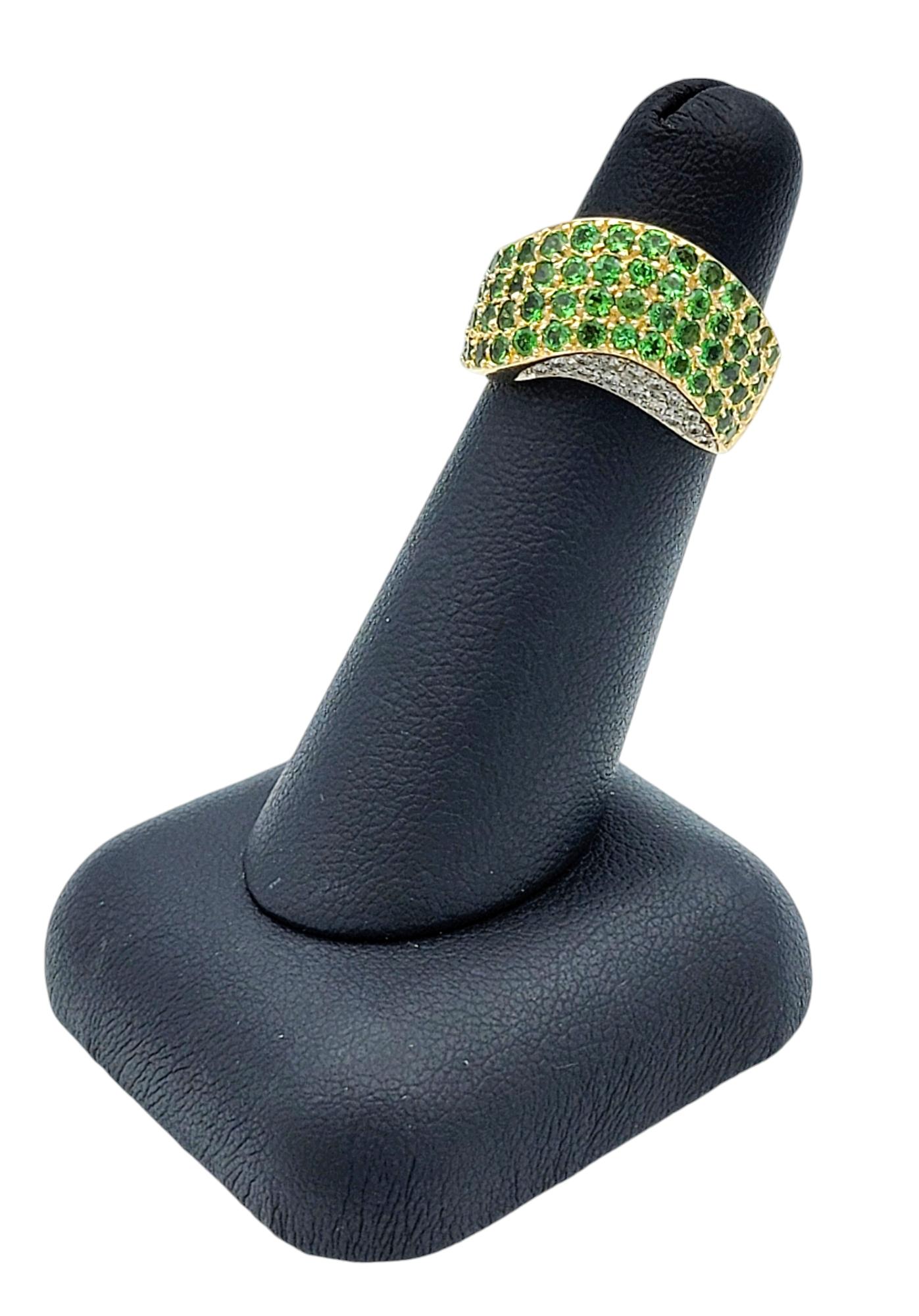 John C. Rinker, bague jonc ondulé en or jaune 14 carats, tsavorite et diamants en vente 3