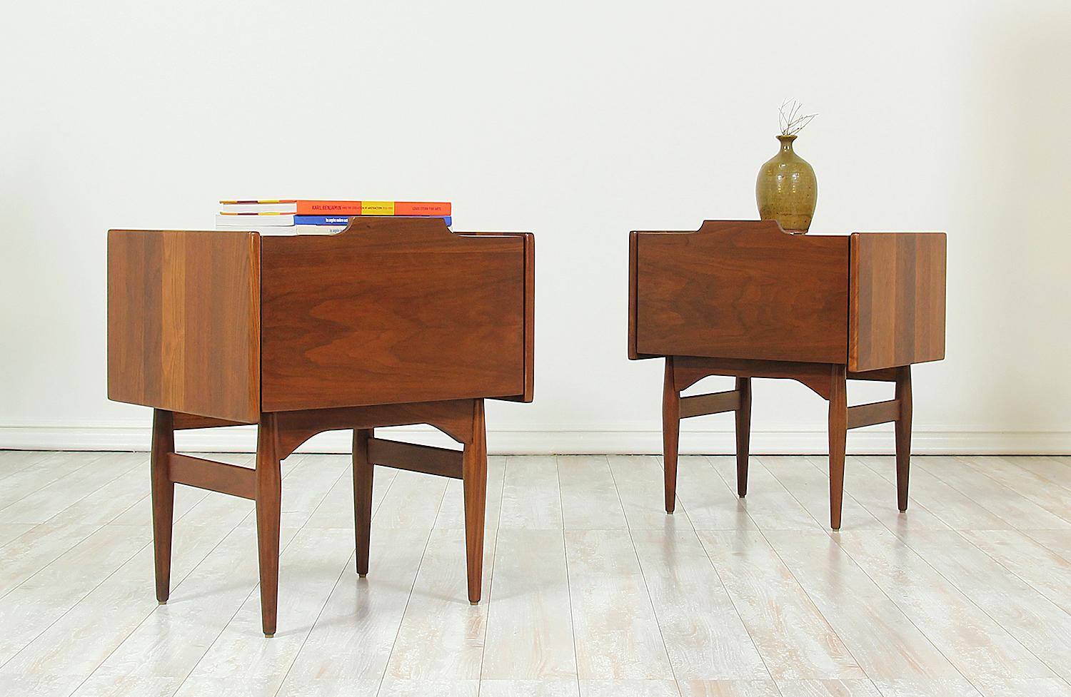 John Caldwell Nightstands for Brown & Saltman In Excellent Condition In Los Angeles, CA