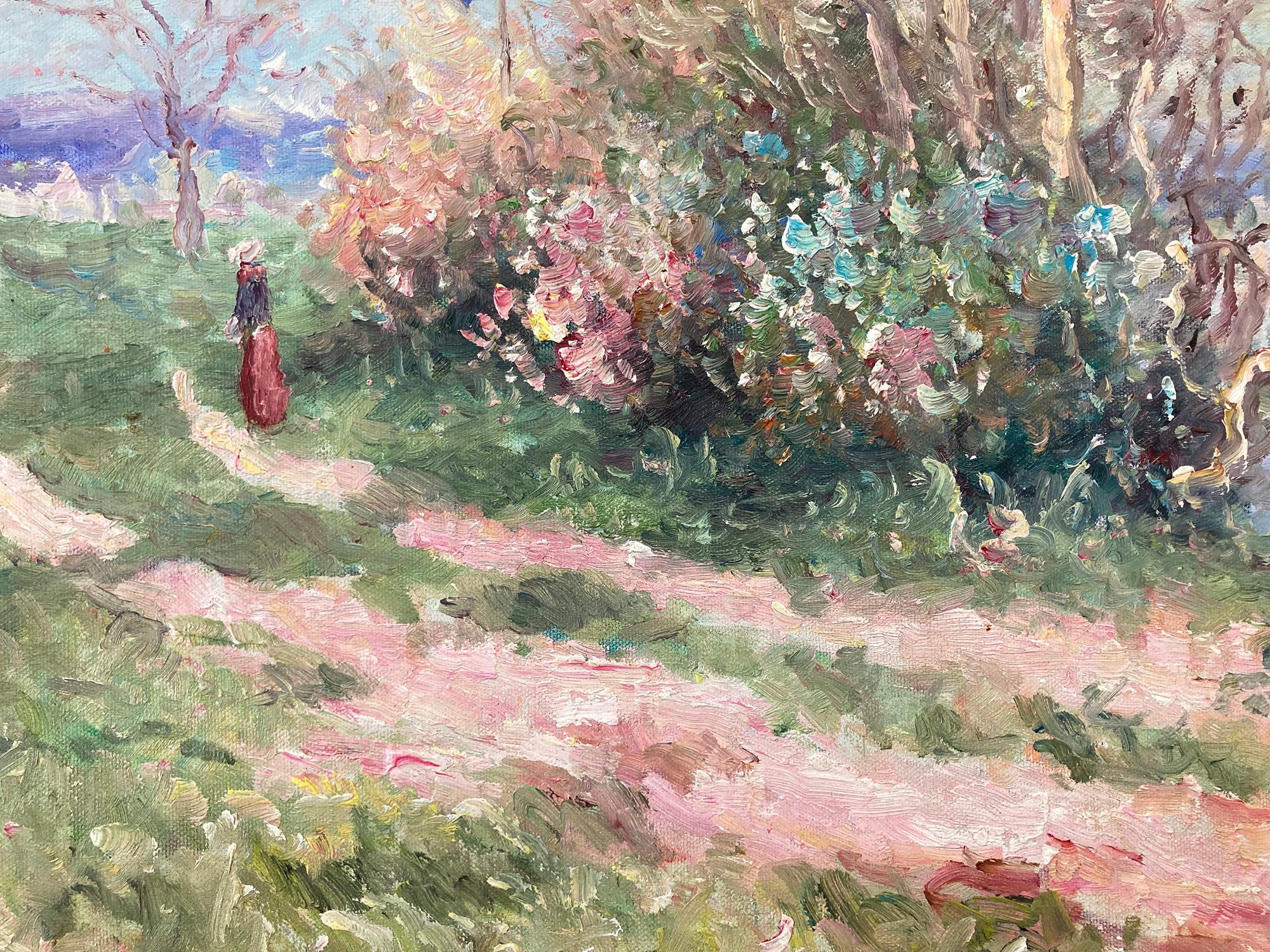 Un magistral óleo que representa una colorida campiña británica con una pareja paseando a lo lejos por un hermoso sendero. Como pintor impresionista, Clymer era conocido por sus paisajes pastorales que representaban escenas de la vida cotidiana; en