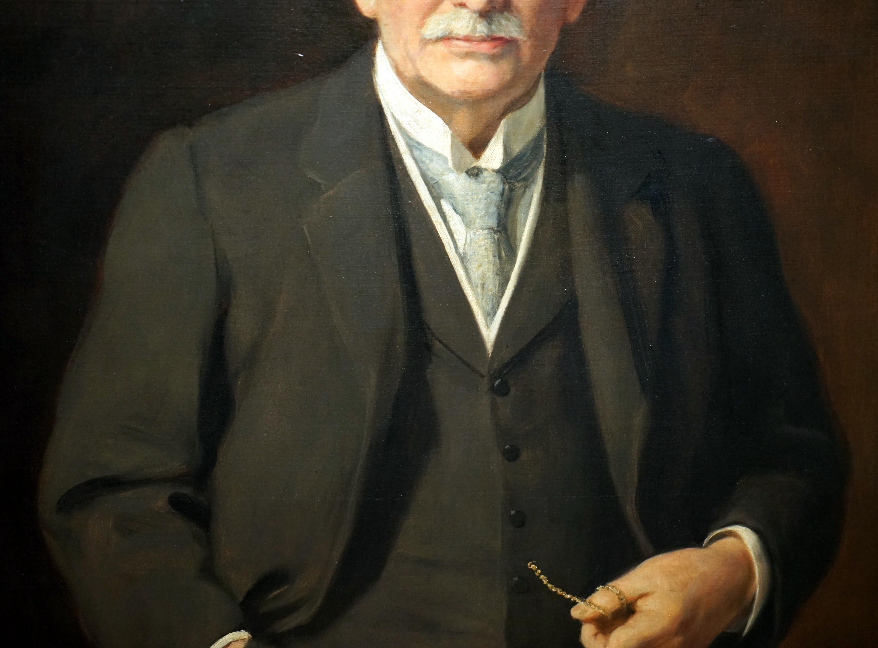 JOHN COLLIER 1850-1934 EXTRA GROSSES ÖLGEMÄLDE VON WILLIAM REGESTER ESQ CHAiRMAN (Edwardian) im Angebot