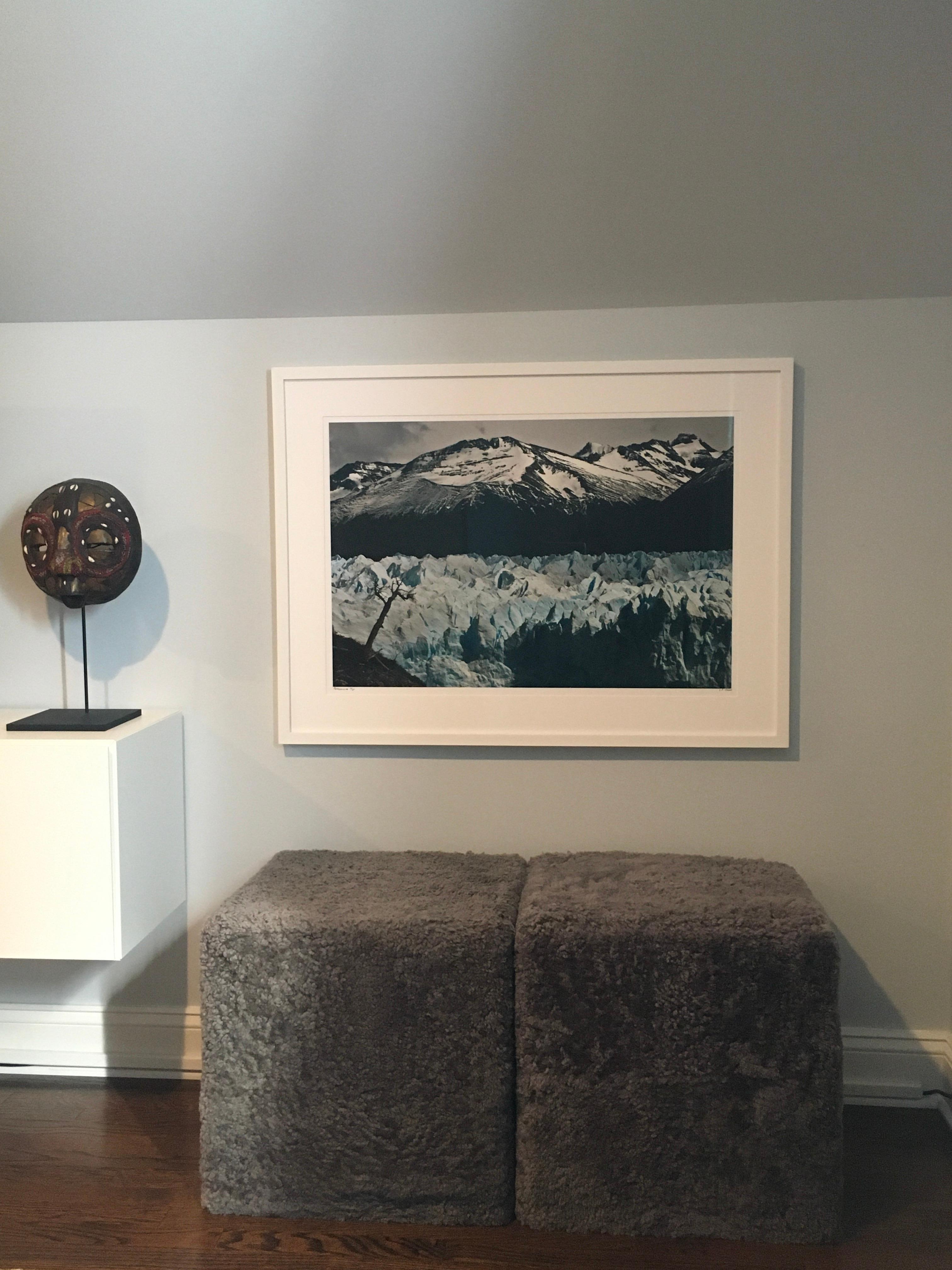 Patagonien #32 ist ein Foto in limitierter Auflage, das Teil der Antarktis/Patagonien-Serie von John Conn aus dem Jahr 2010 ist.  Das Bild ist 13x19 groß und wird auf 17x22 Archivpapier gedruckt. Signiert und nummeriert. Dieses Bild ist derzeit