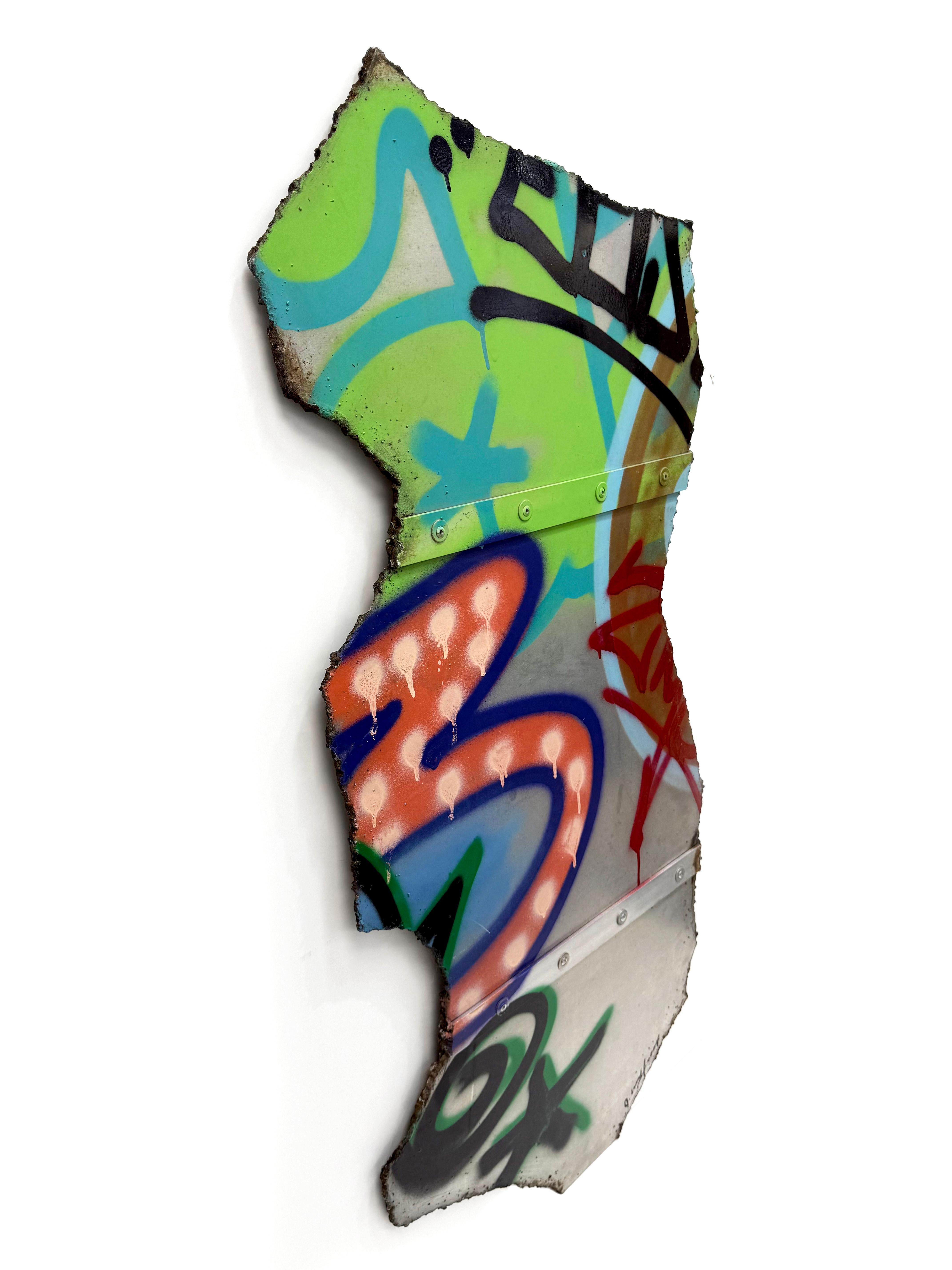 Original Acryl und Sprühfarbe auf Metall. Handsigniert und datiert unten vorne und verso von John 'Crash' Matos.  Größe des Kunstwerks: 48 x 22 Zoll.

Das Kunstwerk ist in ausgezeichnetem Zustand. Inklusive Echtheitszertifikat. Alle vernünftigen