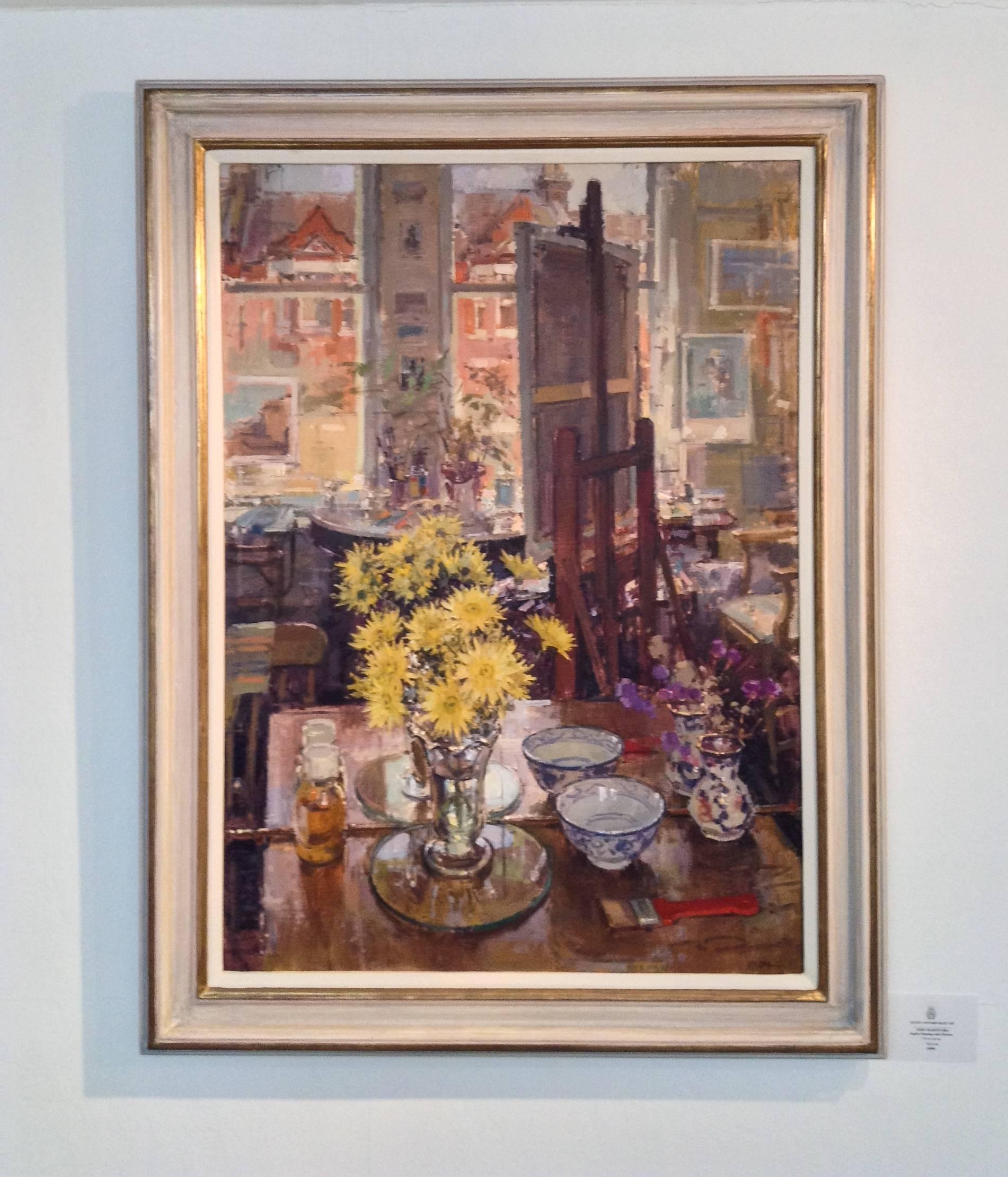 Studio A avec des Fleurs - peinture à l'huile originale moderne impasto impressionniste - Impressionnisme Painting par John D Martin RBA