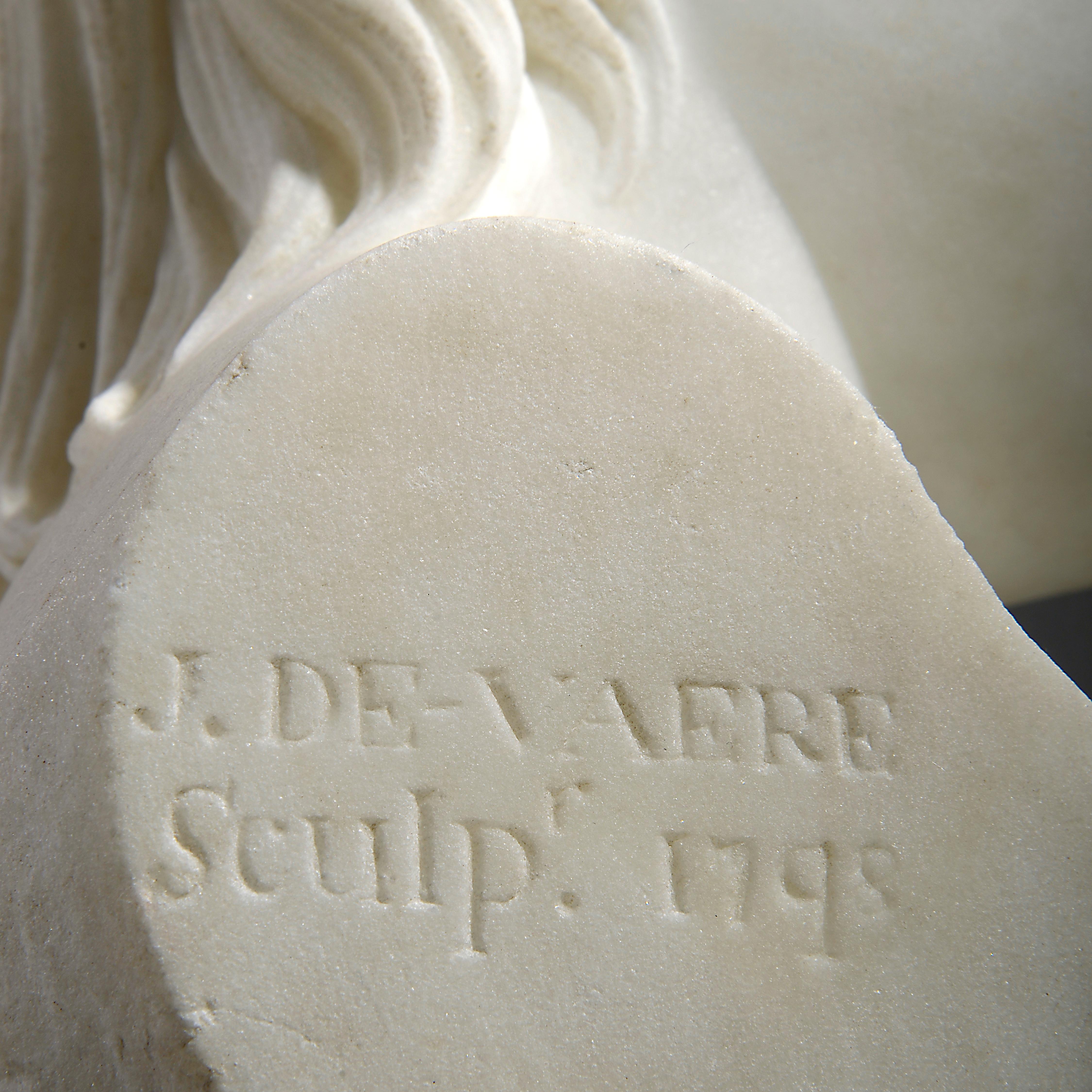 Une belle paire de bustes en marbre de statuaire George III représentant un garçon et une fille par John de Vaere (1755 - 1830), 1798.

Signé J DE-VAERE Sculpr. 1798.

Compte tenu de la sensibilité et de la qualité du sculpteur qu'il était, on