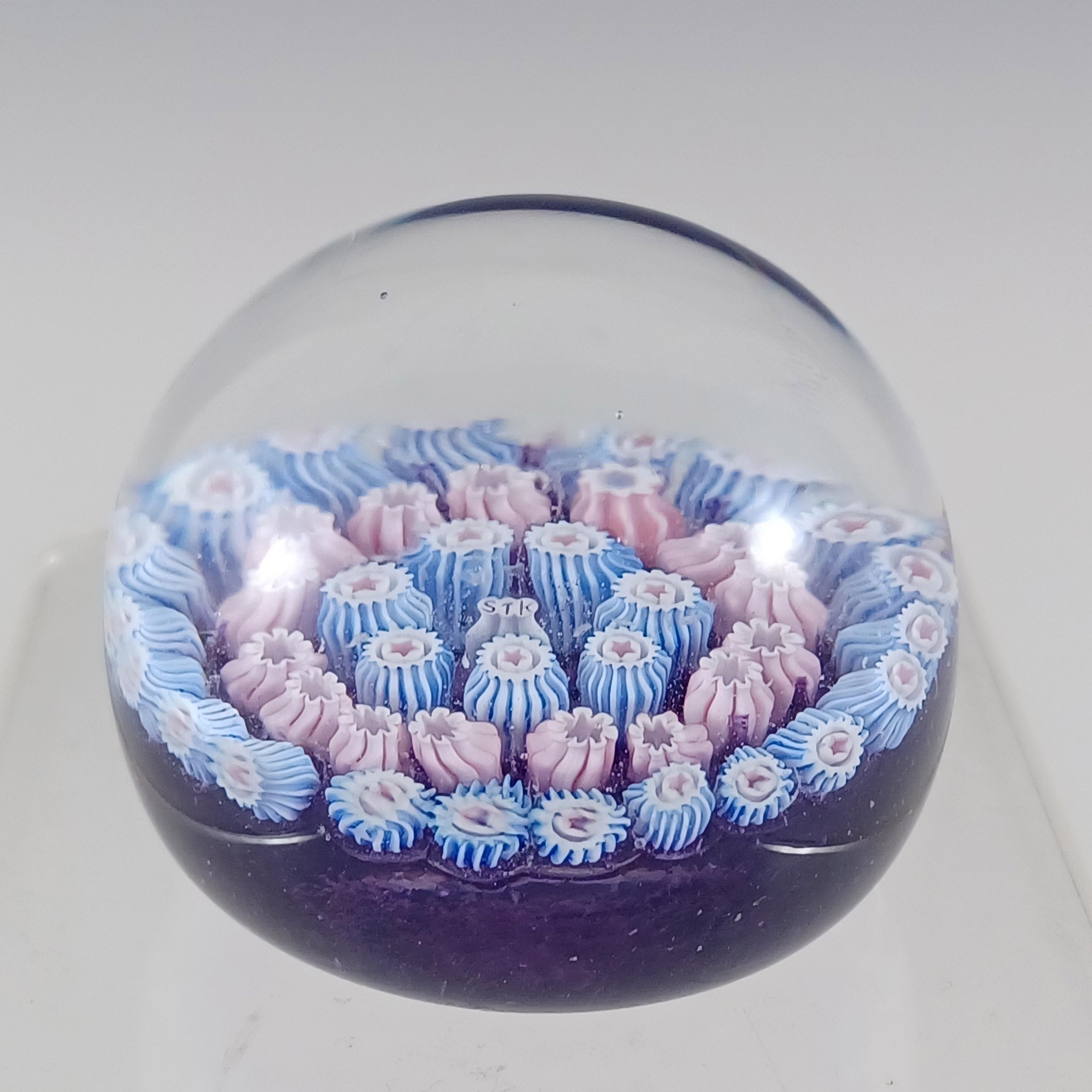 Pisapapeles millefiori de cristal morado John Deacons STK St Kilda Hecho a mano en venta