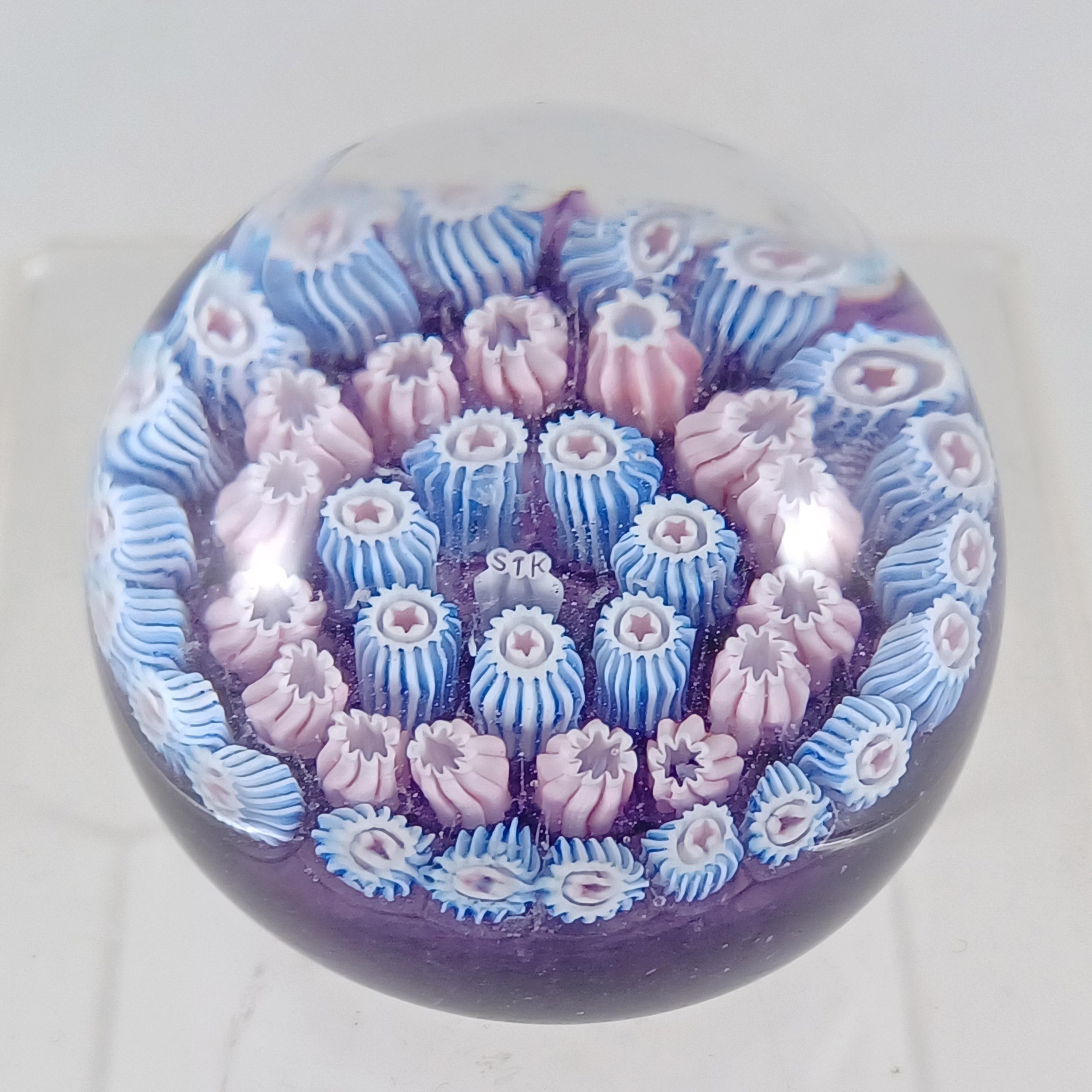 Pisapapeles millefiori de cristal morado John Deacons STK St Kilda Vidrio en venta