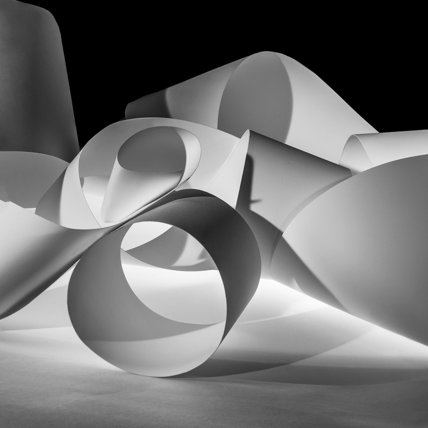 „Undercurrents (7/9/22)“ – abstrakte Fotografie – Schwarz-Weiß-Fotografie (Abstrakt), Photograph, von John Dean