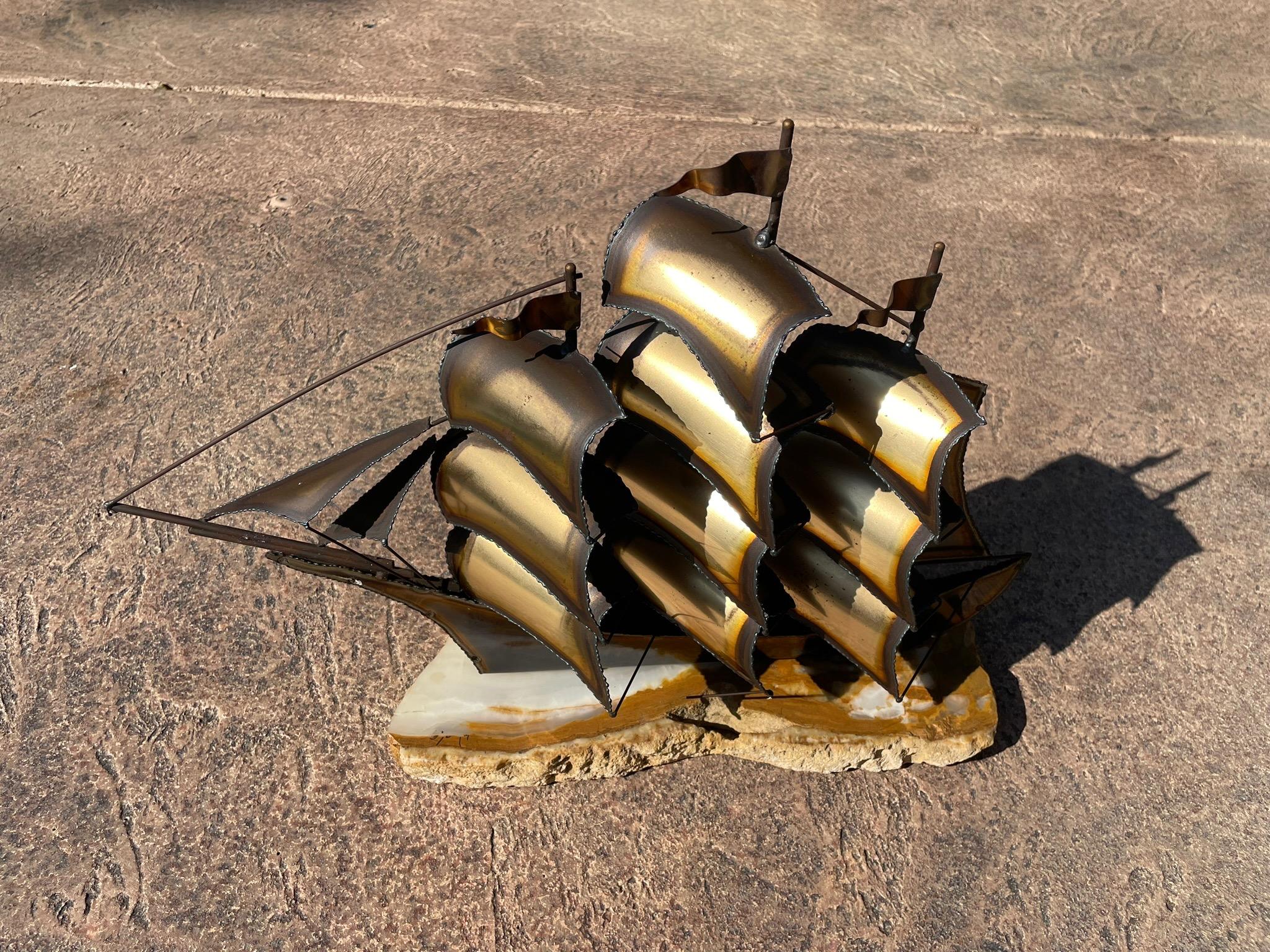Mid-Century Modern Sculpture de bateau clipper en métal découpé au chalumeau brutaliste du milieu du siècle dernier de John Demott en vente