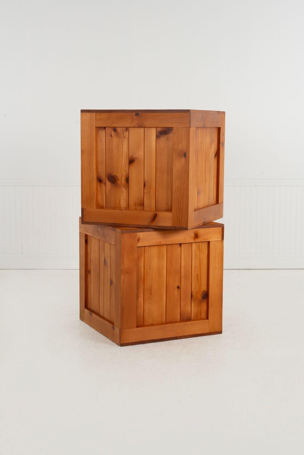 Tables en caisse de John Dickinson provenant de la Firehouse, San Francisco, 1970 en vente 2