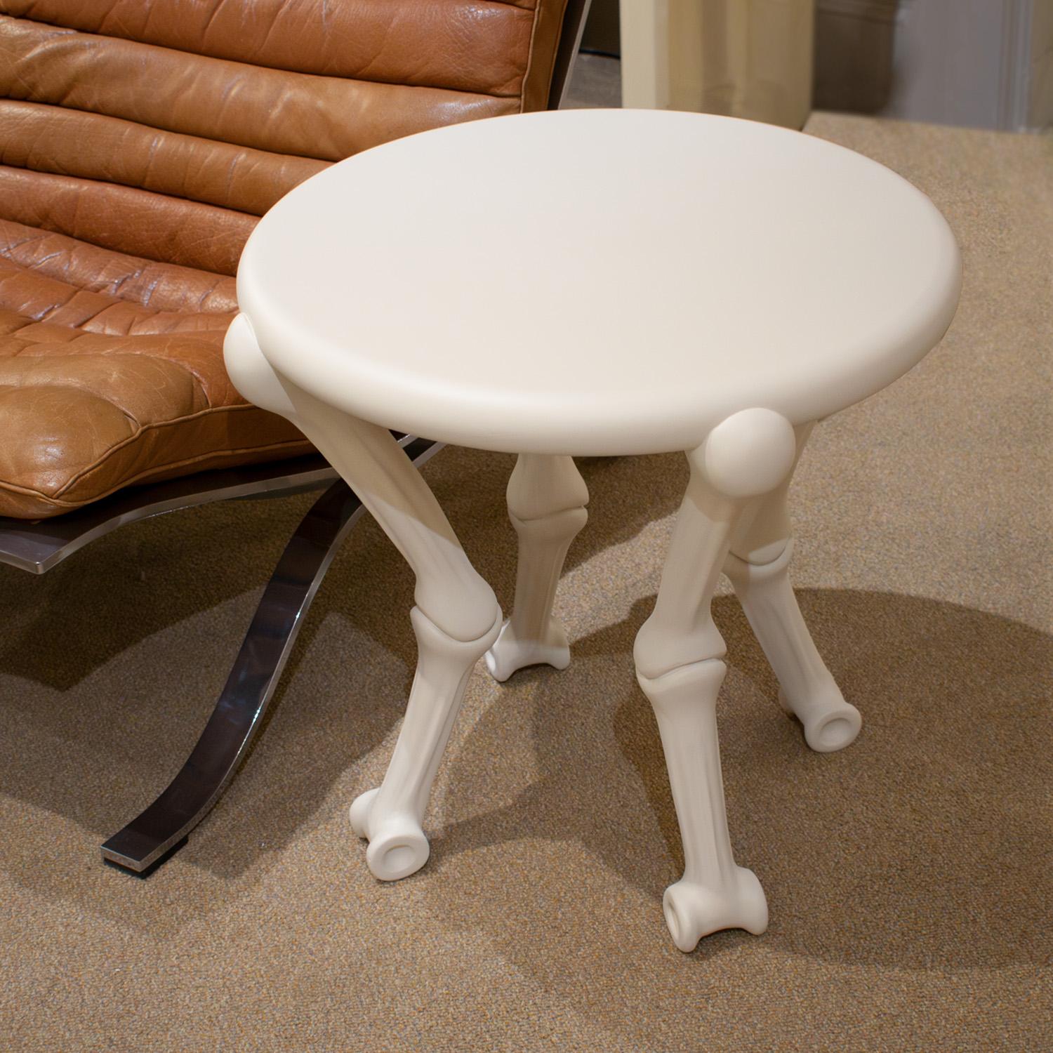 Fin du 20e siècle Rare et importante table à cigarettes Bone de John Dickinson, 1977 en vente