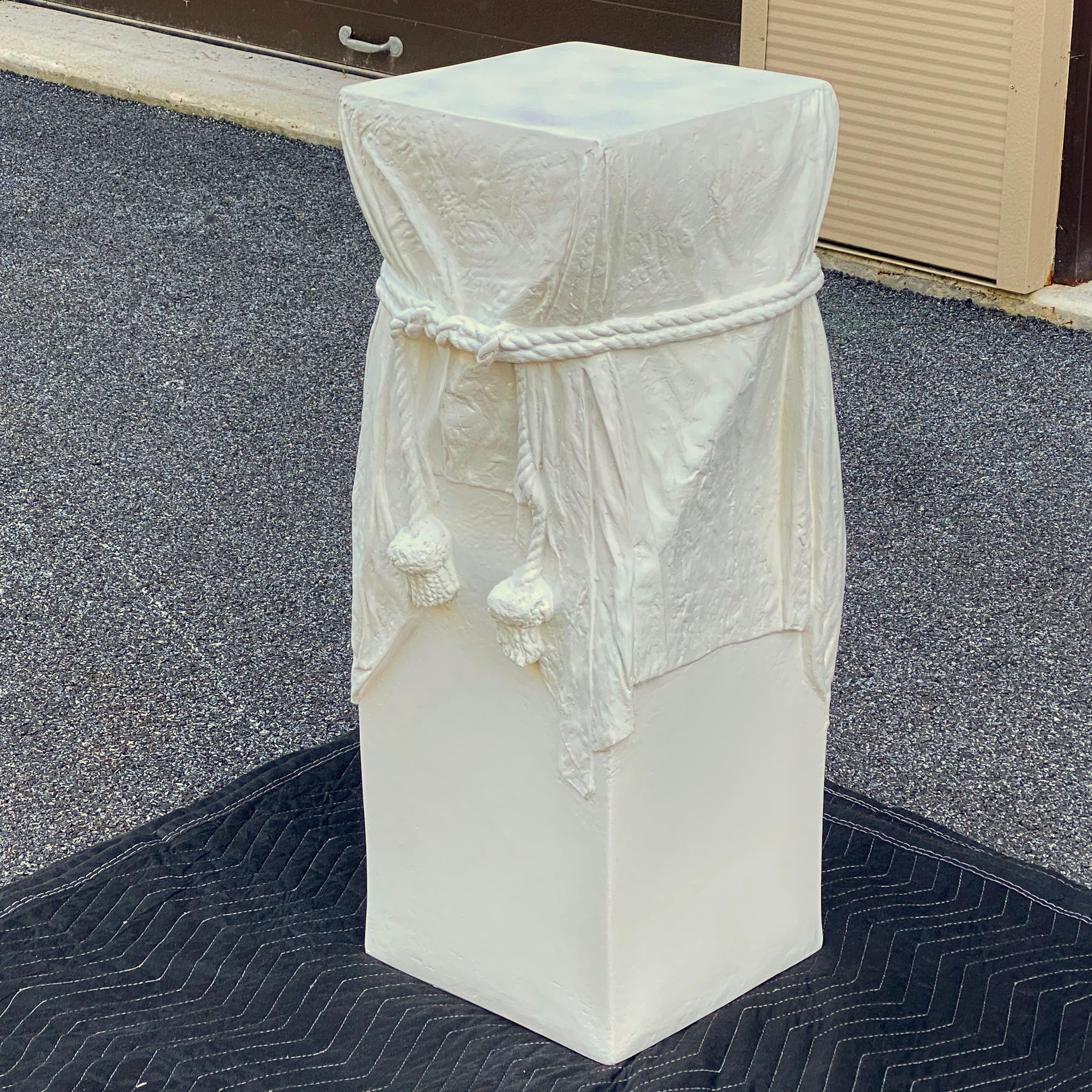 John Dickinson Style Plaster Tromp L' Oeil Draped Pedestal Cinched Rope & Tassel In Good Condition For Sale In West Chester, PA