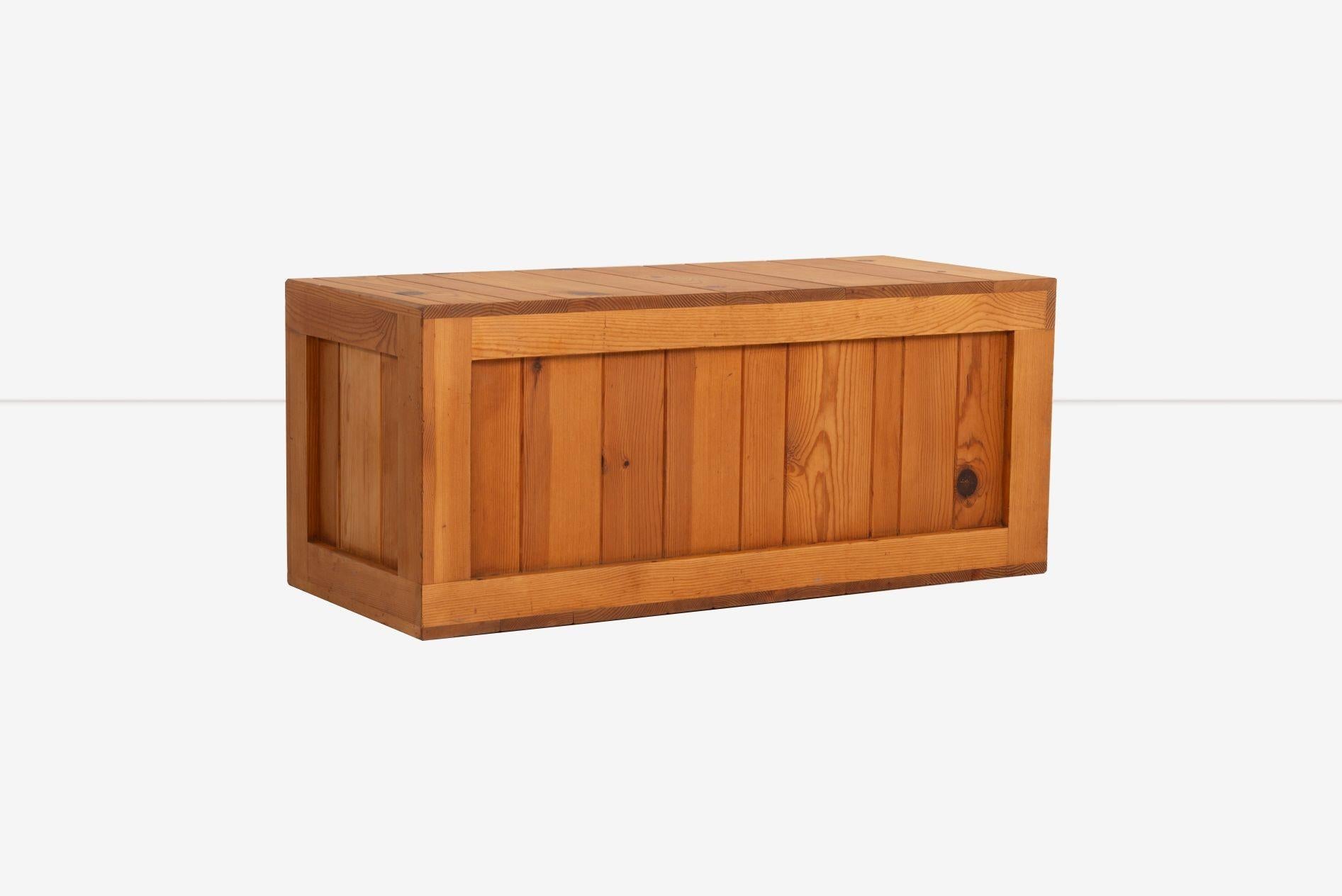 John Dickinson Unique Crate Coffee Table from the Firehouse, San Francisco 1970 im Angebot 4
