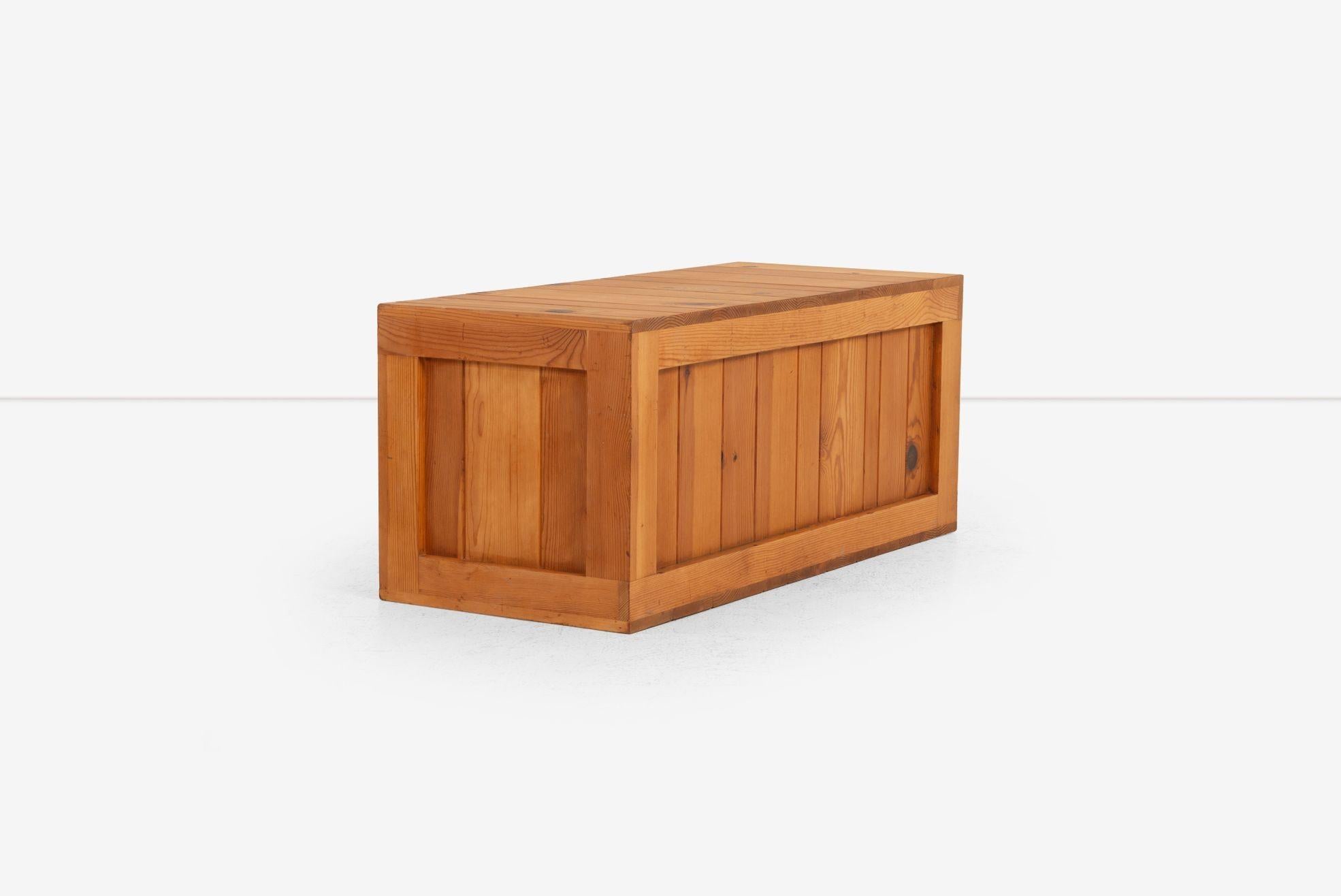 John Dickinson Unique Crate Coffee Table from the Firehouse, San Francisco 1970 (Moderne) im Angebot