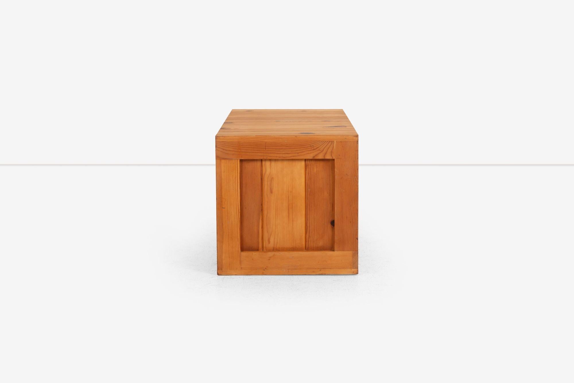 John Dickinson Unique Crate Coffee Table from the Firehouse, San Francisco 1970 (Appliqué) im Angebot