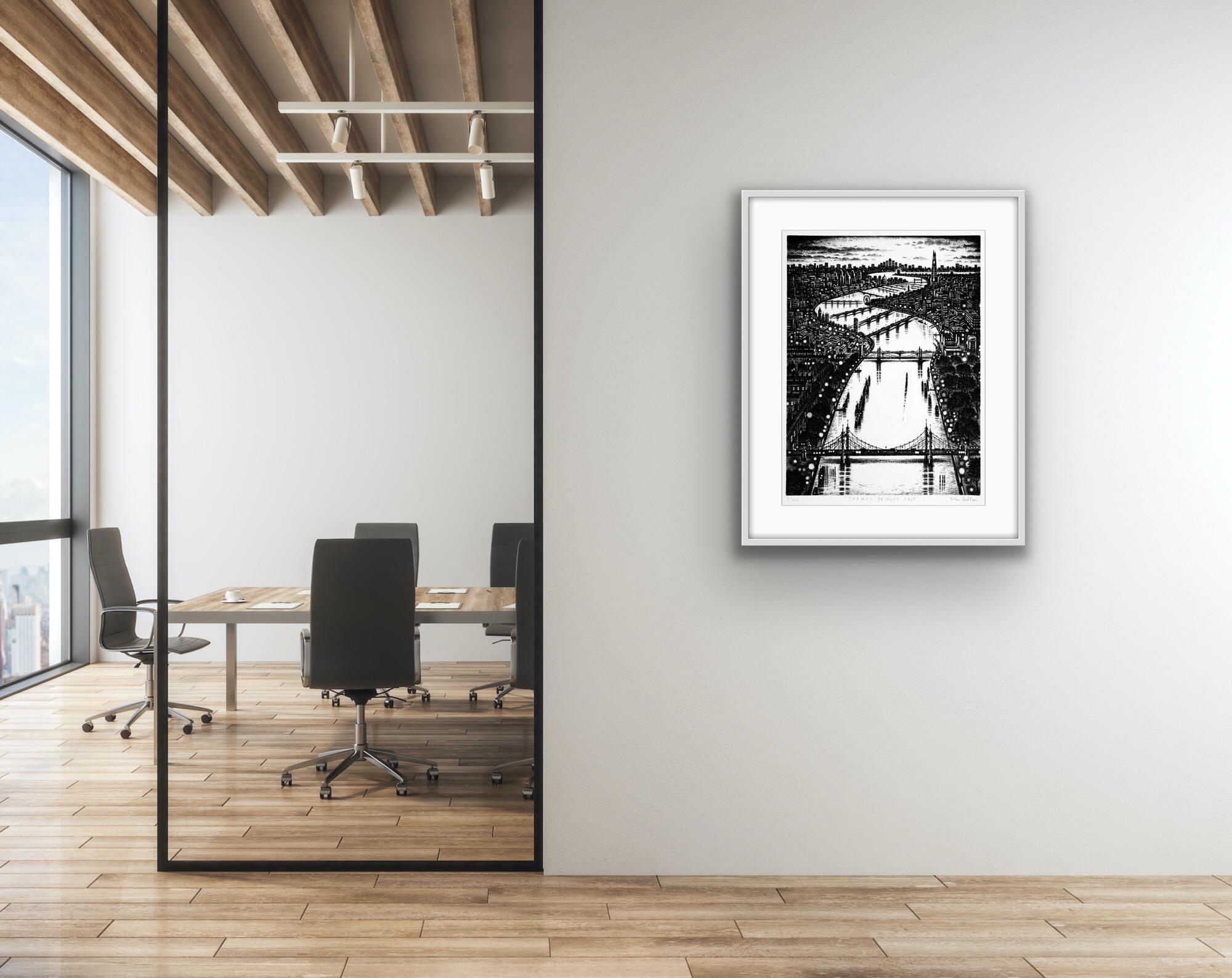 Thames Bridge East, Stampe del paesaggio urbano di Londra, opera d'arte originale monocromatica in vendita 2