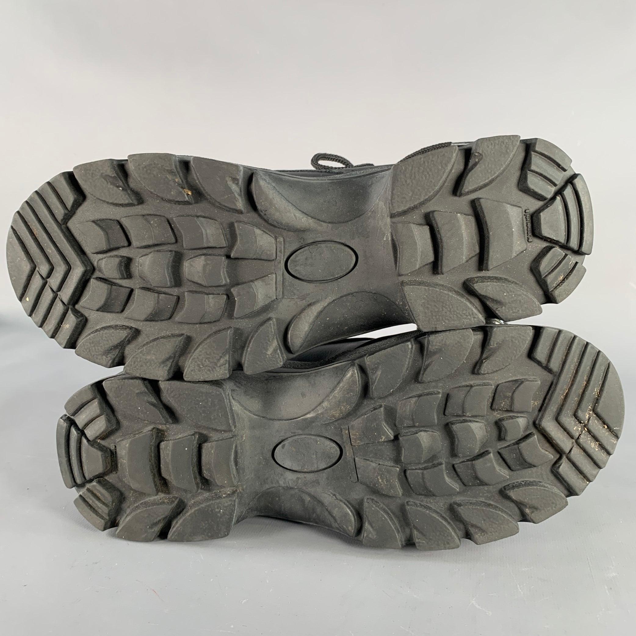 JOHN ELLIOTT Botines de piel sintética negra con cordones y suela de tacón talla 7 en venta 2