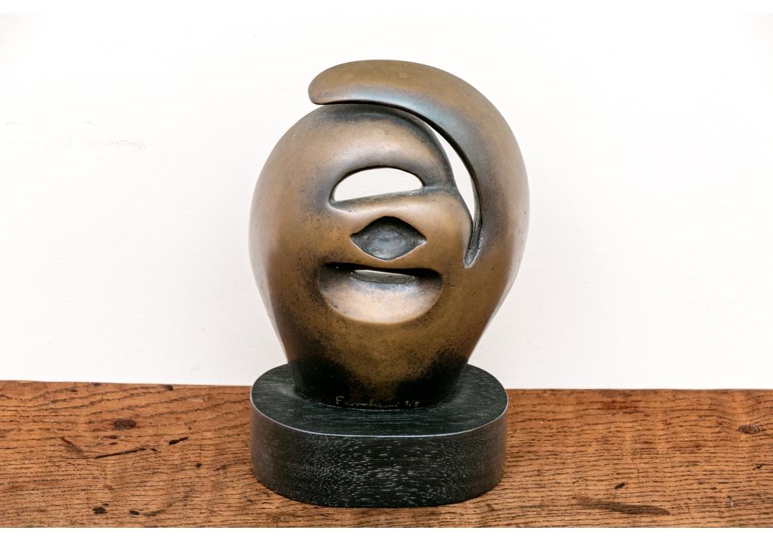 Mid-Century moderno John Farnhan (Inglese, B. 1942) Scultura astratta in bronzo con braccia in vendita