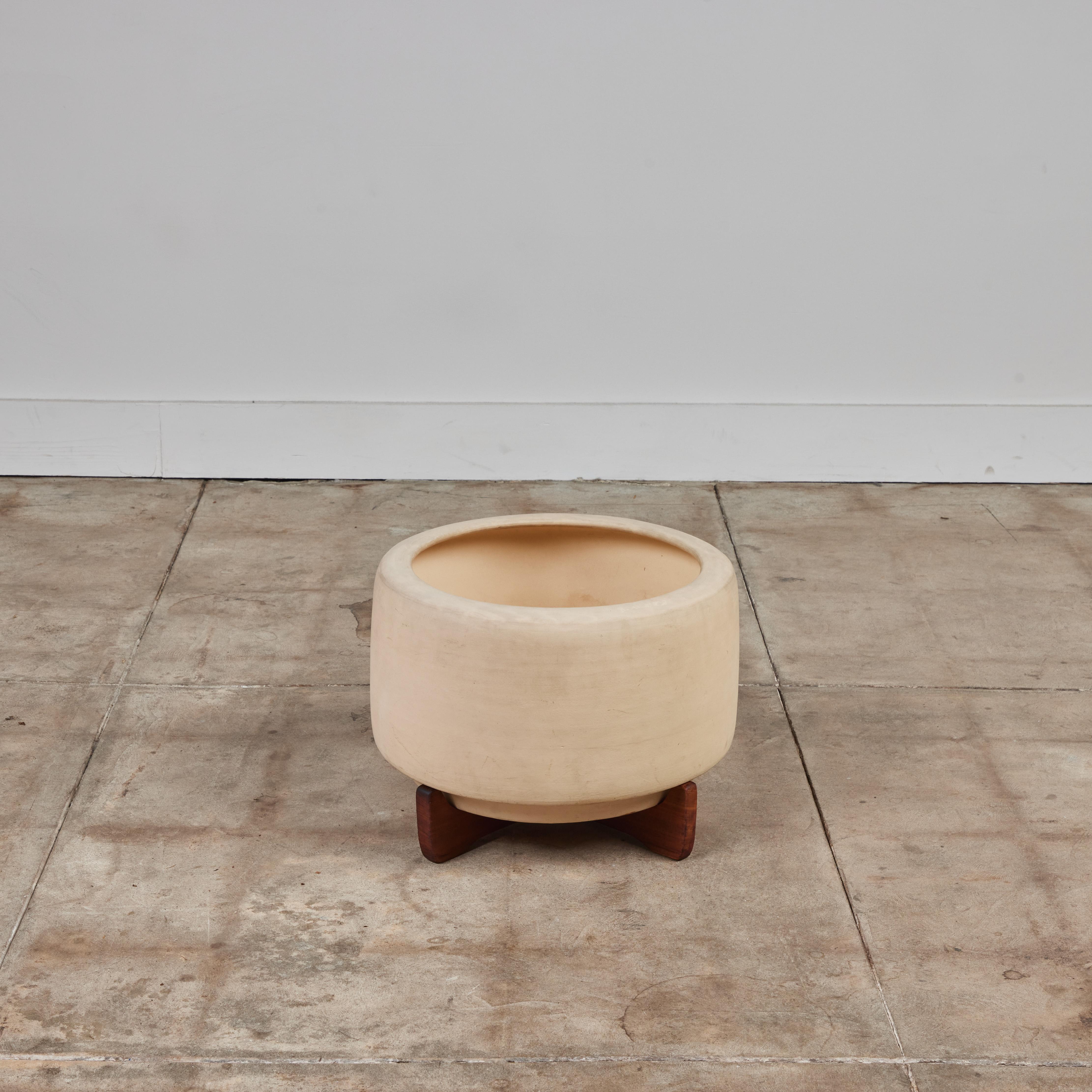 John Follis for Architectural Pottery CP-17 Tire Planter on Wood Base In Excellent Condition For Sale In Los Angeles, CA