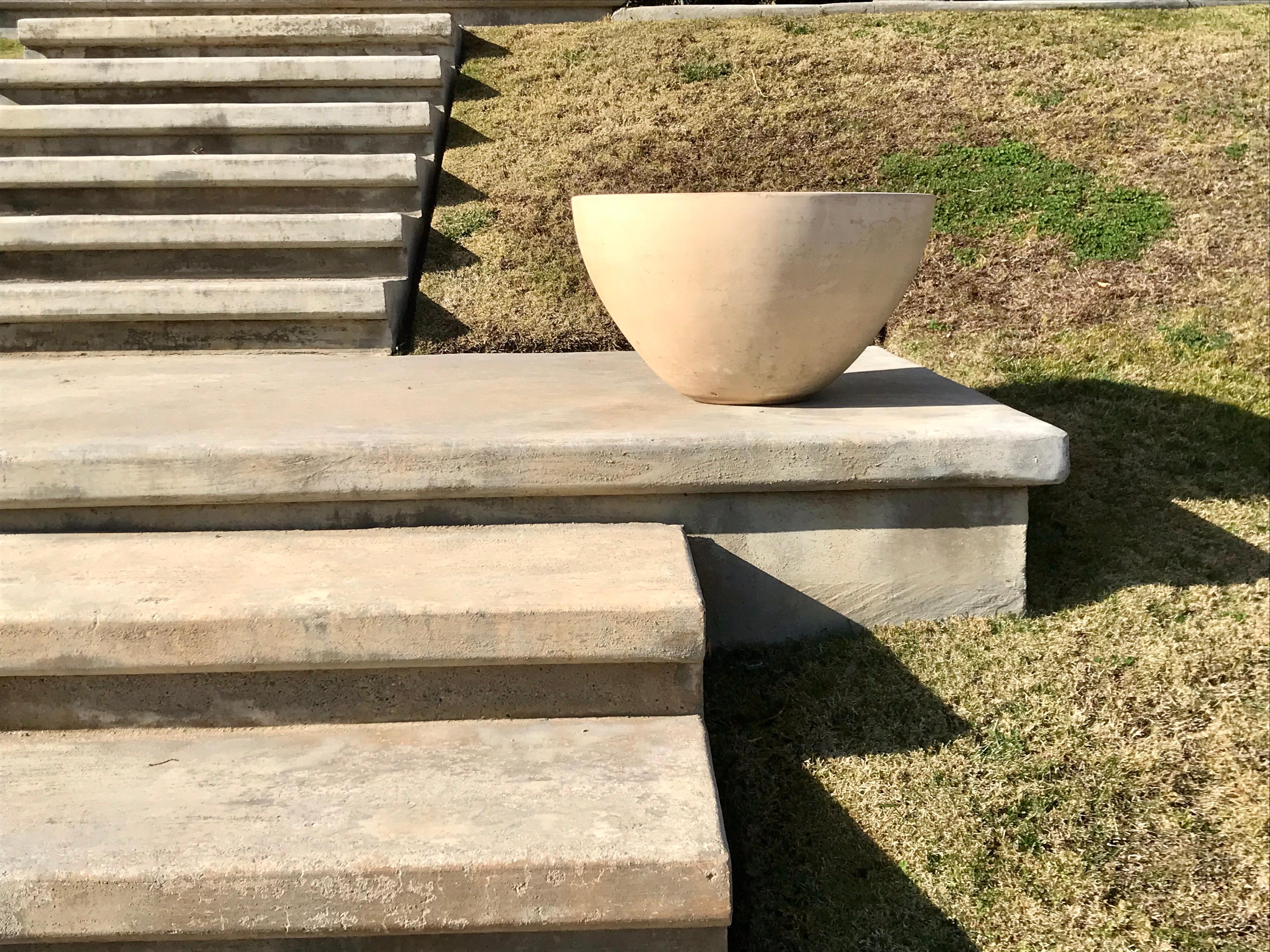 Mid-Century Modern John Follis Large Architectural Pottery Bowl Planter